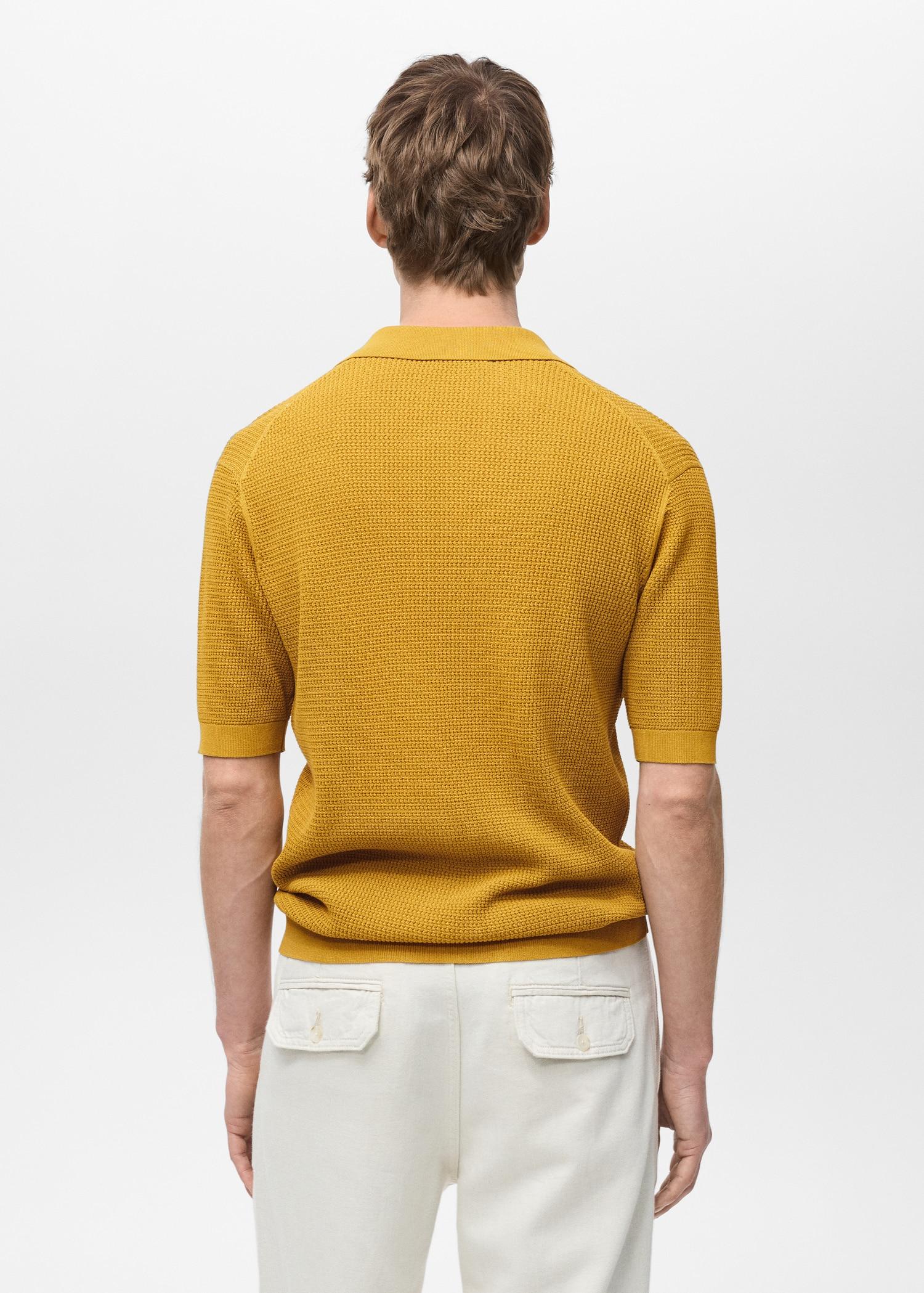 Structured fine-knit polo shirt - Men | MANGO USA Product Image
