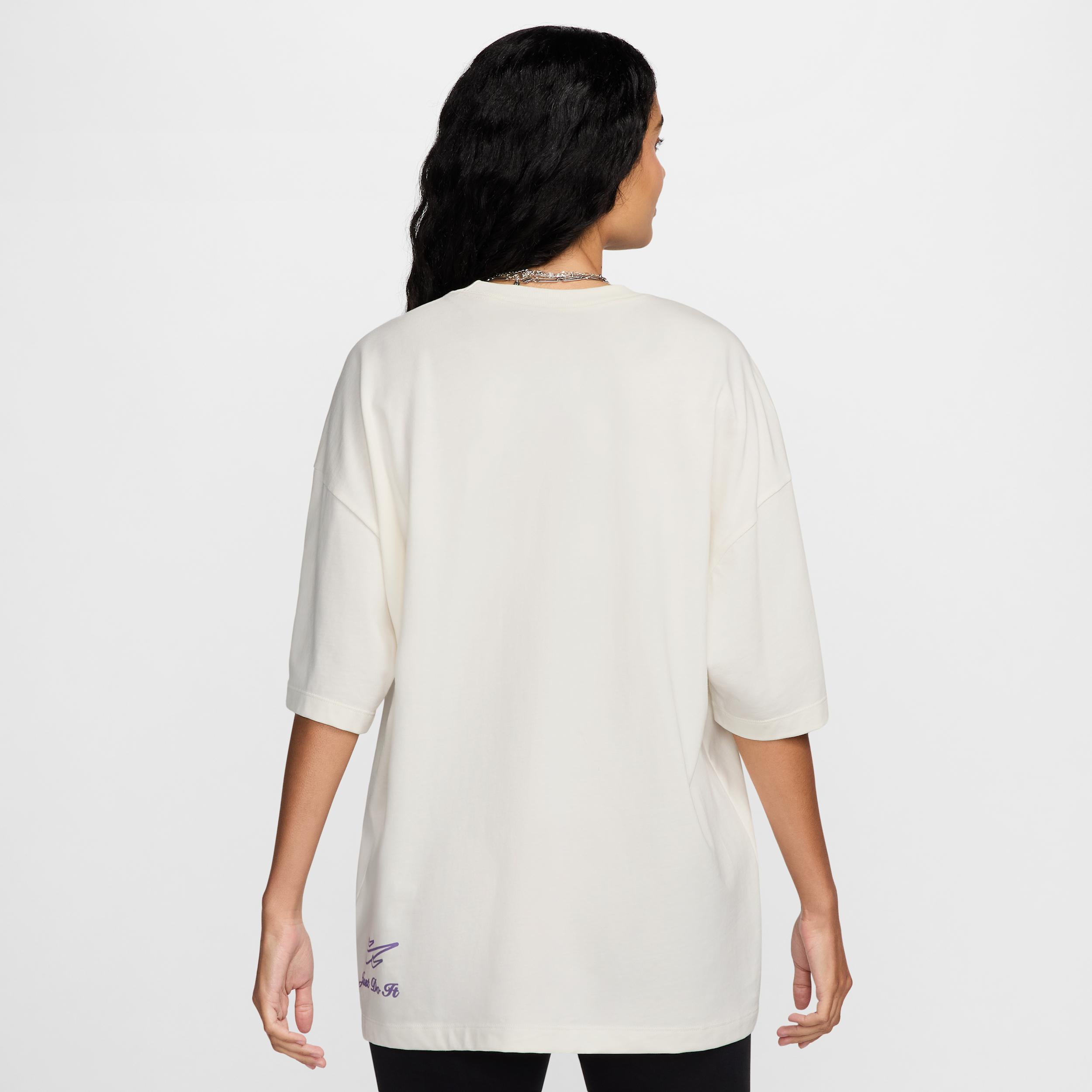 Women's Nike Sportswear Oversized Graphic T-Shirt Product Image