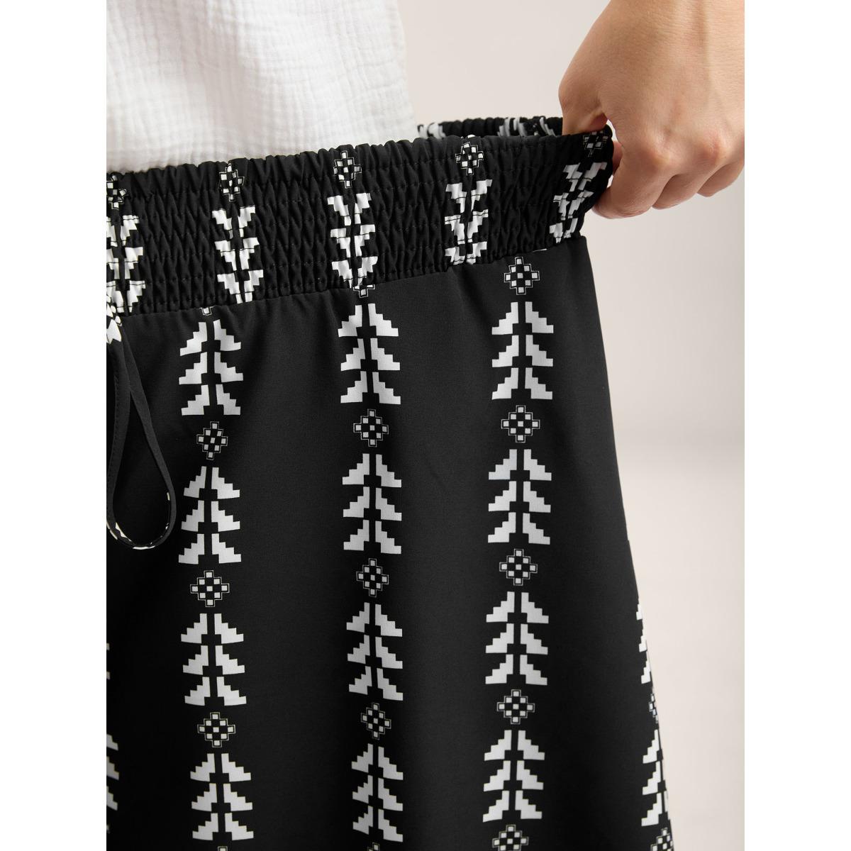Plus Size Geometric Print Wide-Leg Shorts Women Black Resort Drawstring Wide Leg Vacation Shorts BloomChic 26/4X Product Image