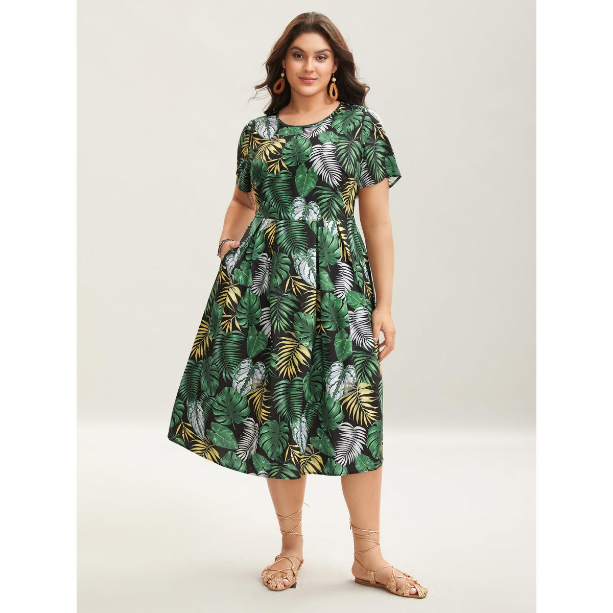 Plus Size Tropical Escape Print Pockets Tiered Midi Dress Truegreen Women Round Neck Short sleeve Curvy BloomChic 18-20/2X Product Image