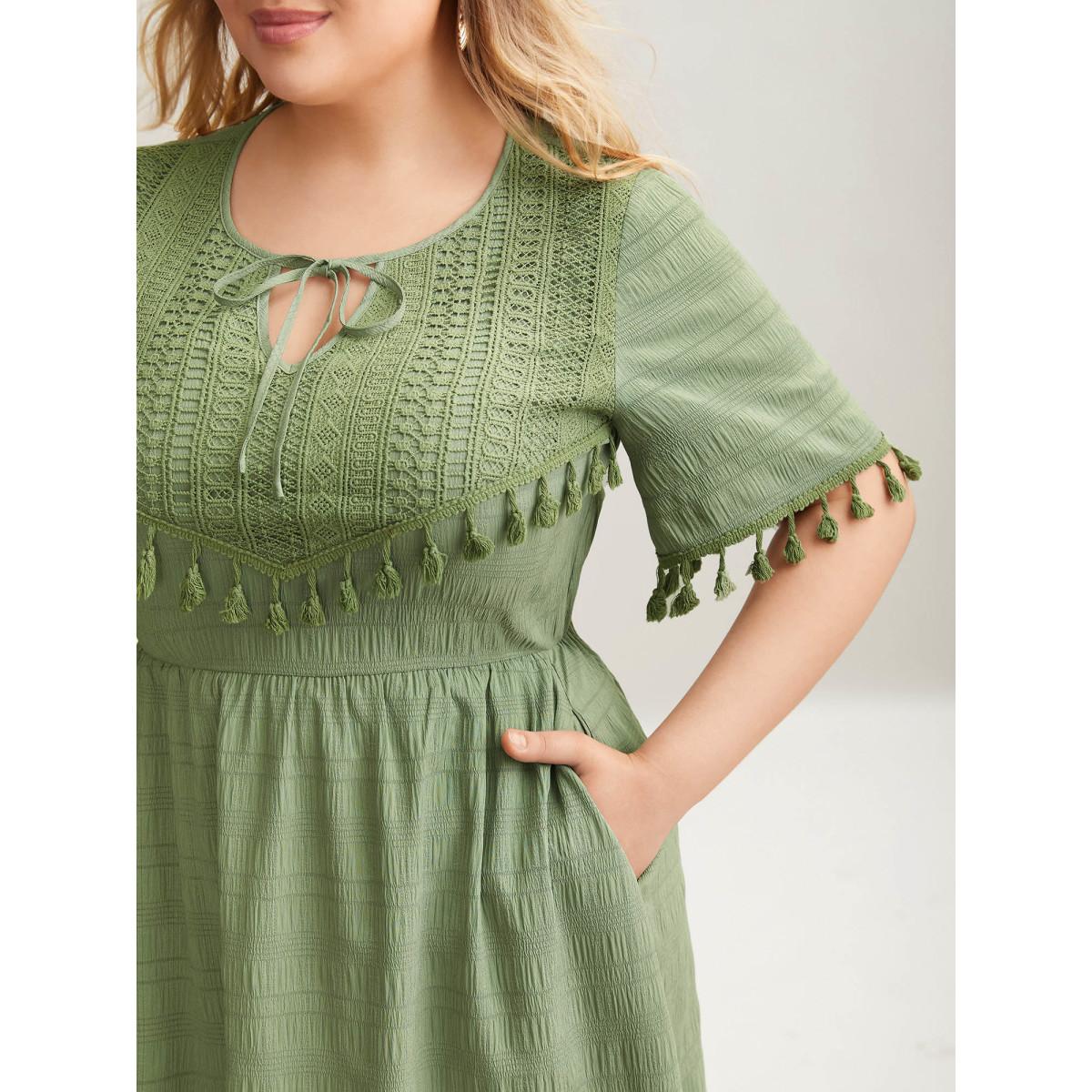 Plus Size Lace Neck-Tie Pockets Tiered Midi Dress Greenbean Women Resort Woven ribbon&lace trim Round Neck Short sleeve Curvy BloomChic 14-16/1X Product Image