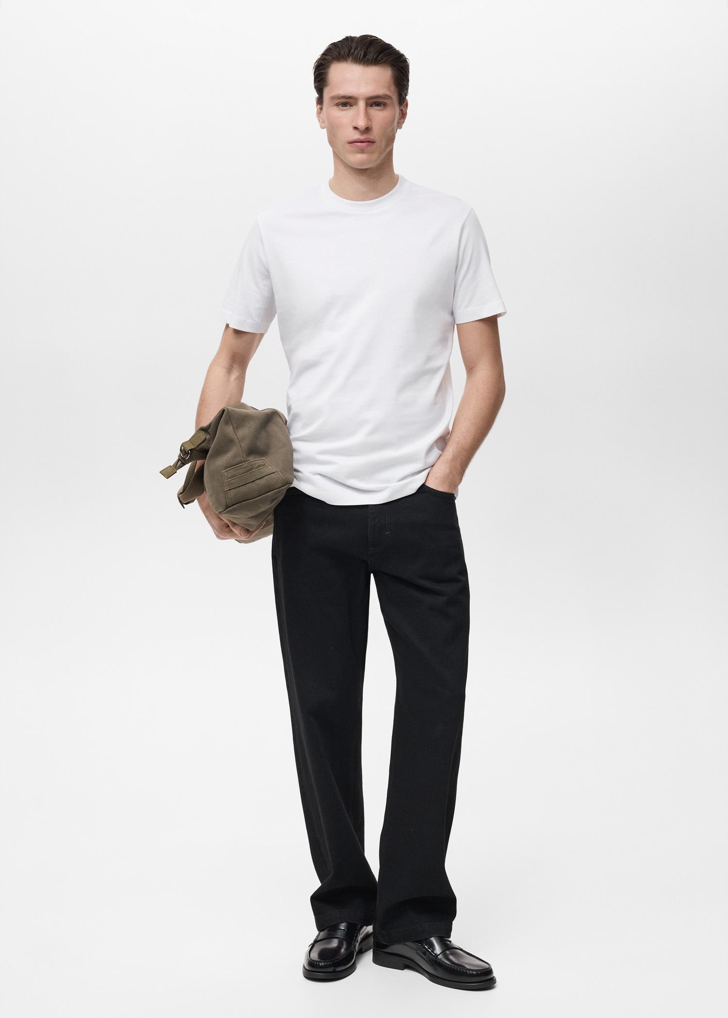 100% cotton slim-fit t-shirt - Men | MANGO USA Product Image