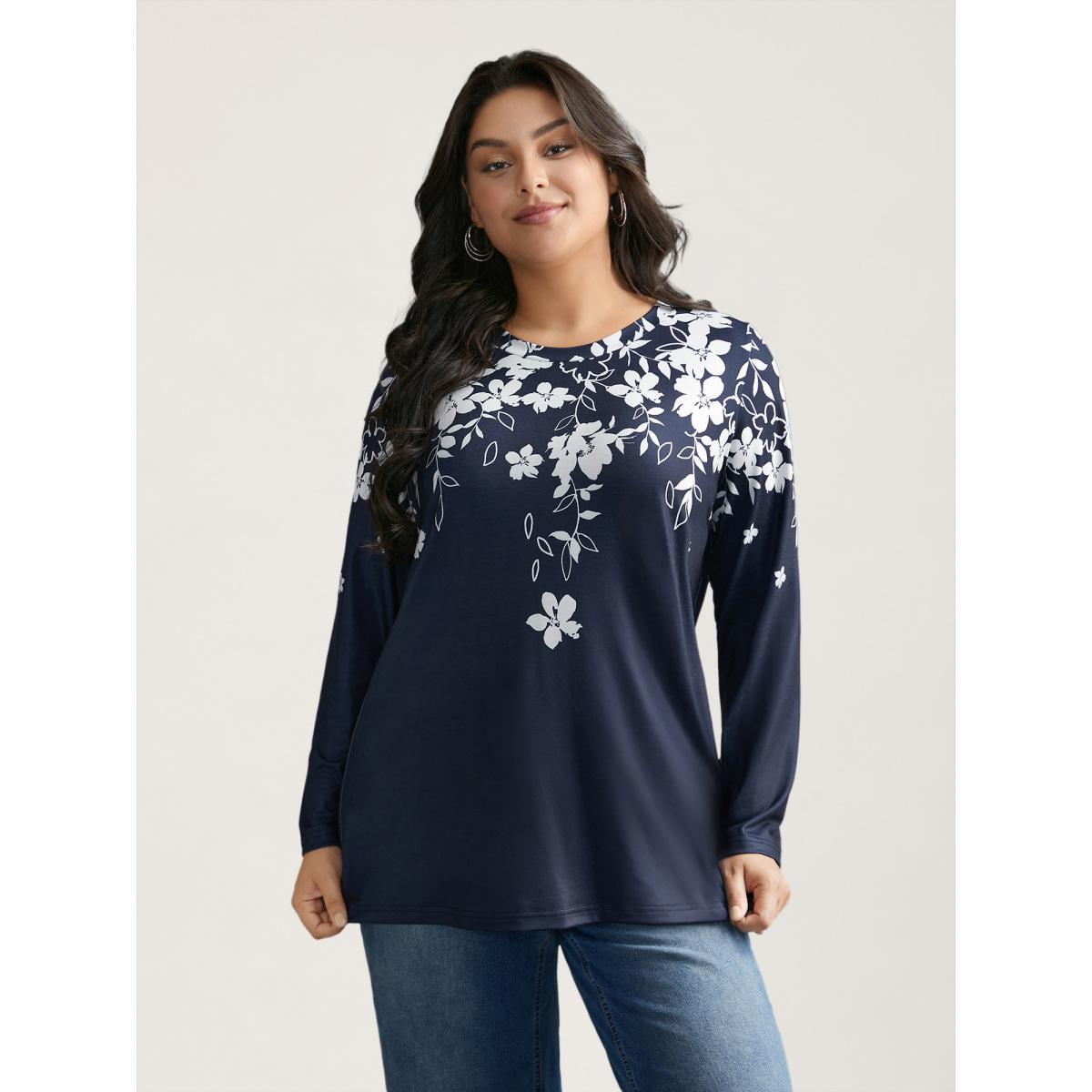 Plus Size Round Neck Boho Print T-Shirt Indigo Women Casual Contrast Natural Flowers Round Neck Everyday T-shirts BloomChic 26/4X Product Image