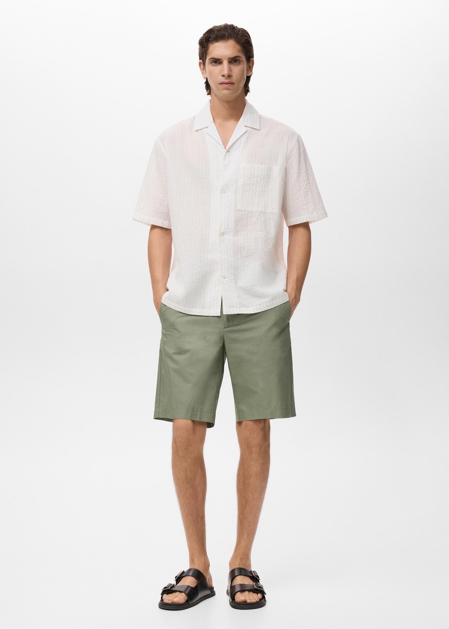 Slim-fit chino cotton bermuda shorts - Men | MANGO USA Product Image