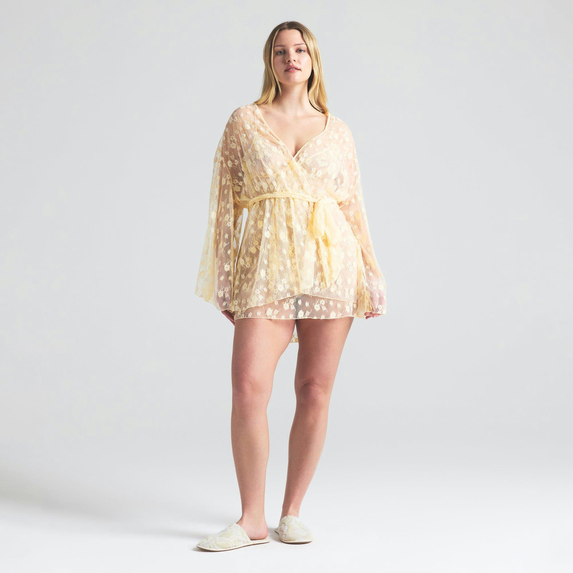 SPRING INTIMATES ROBE | BUTTER TWO TONE Product Image
