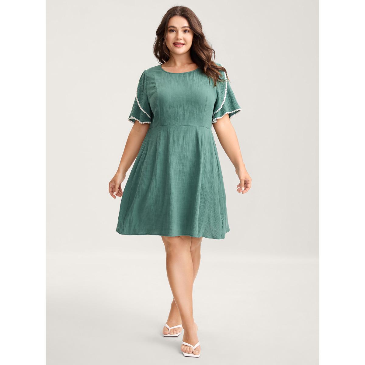 Plus Size Pure Cotton Textured Lace Trim Midi Dress Emerald Women Timeless Round Neck Short sleeve Curvy BloomChic 26/4X Product Image