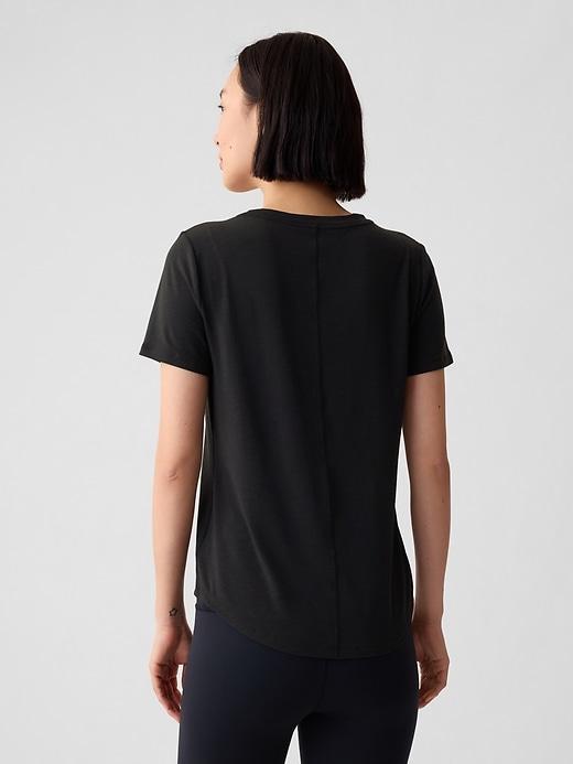 GapFit Breathe T-Shirt Product Image