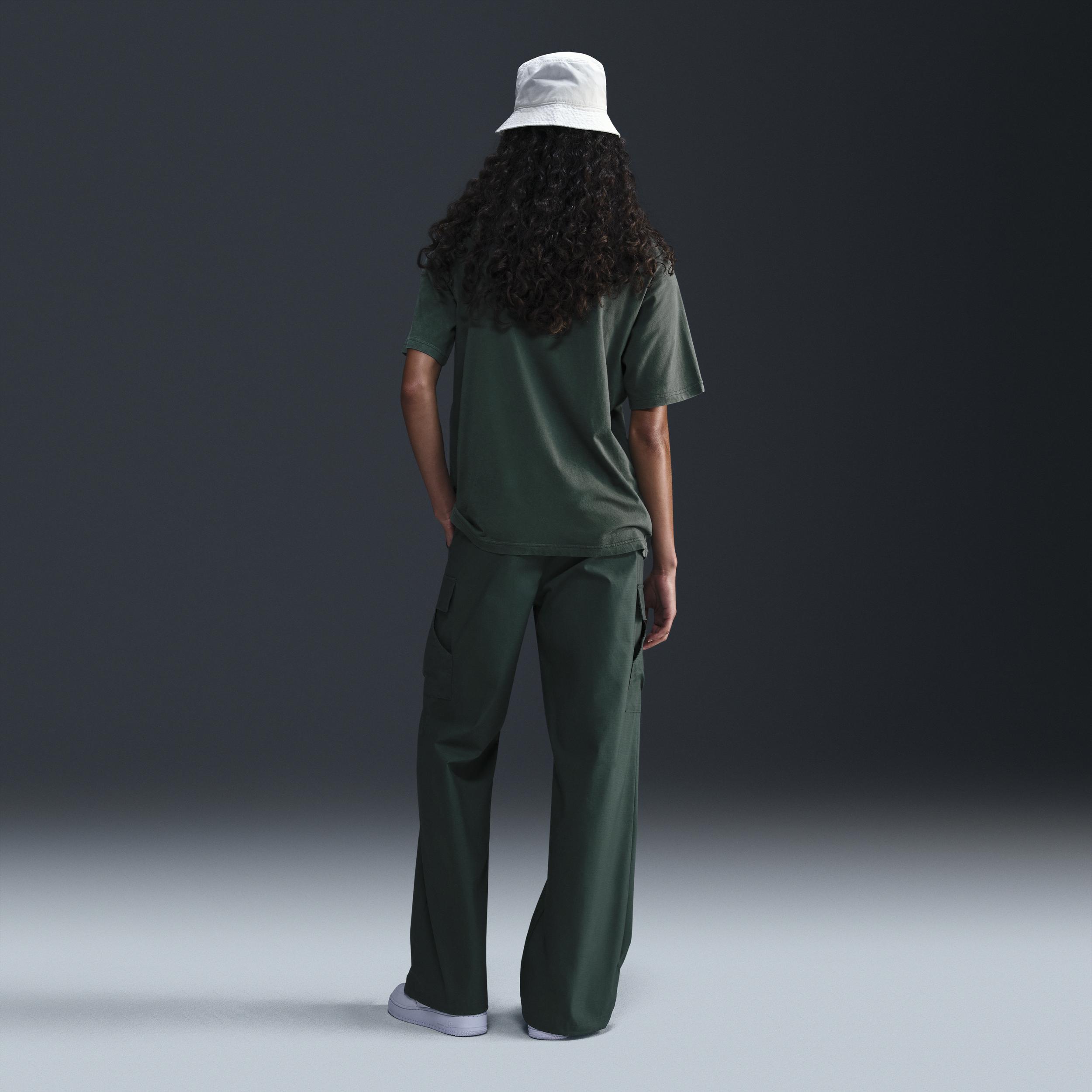 Nike Women's Short-Sleeve Basketball T-Shirt Product Image