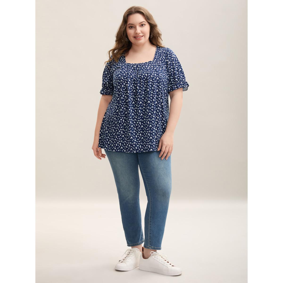 Plus Size Ditsy Floral Print Square-Neck T-Shirt Indigo Women Casual Pleated Natural Flowers Square Neck Everyday-Casual T-shirts BloomChic 26/4X Product Image