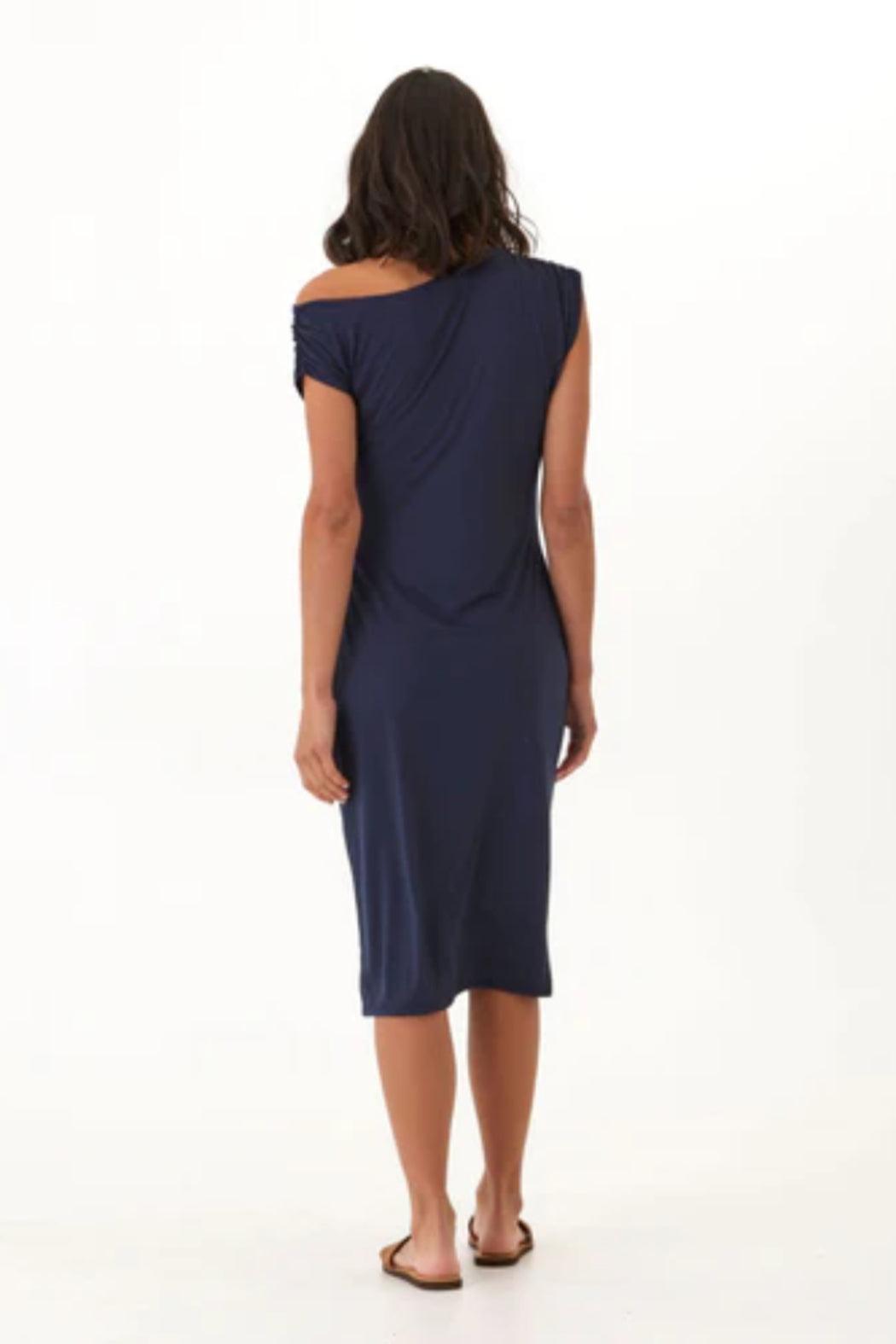 Leoni Luxe Jersey Ruched Midi Dress Product Image