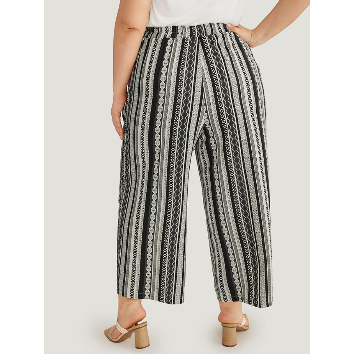 Plus Size Bandana Print Elastic Waist Pocket Pants Women Black Resort Wide Leg High Rise Vacation Pants BloomChic 30/6X Product Image