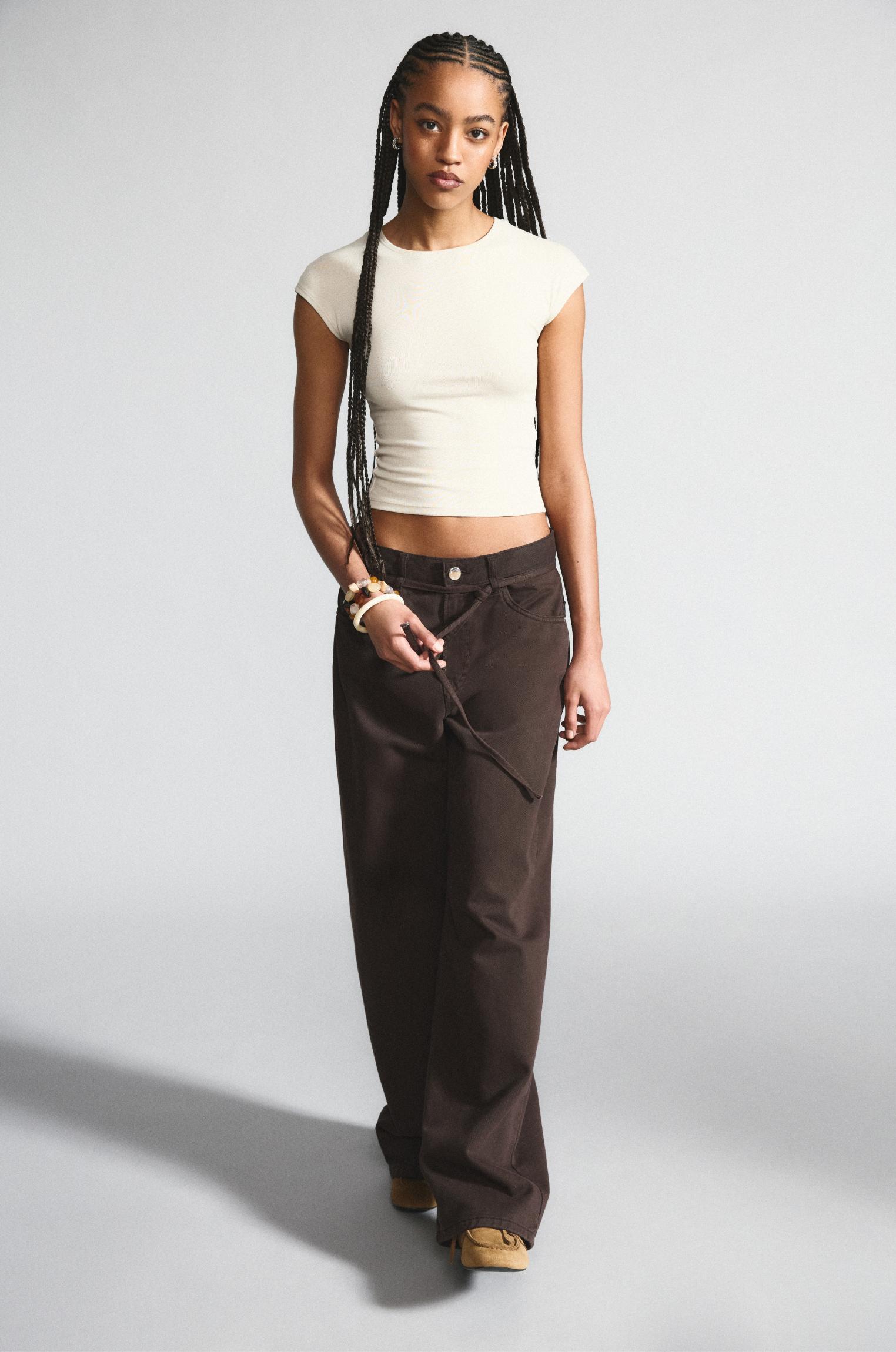 Fitted T-shirt with whole sleeves Product Image