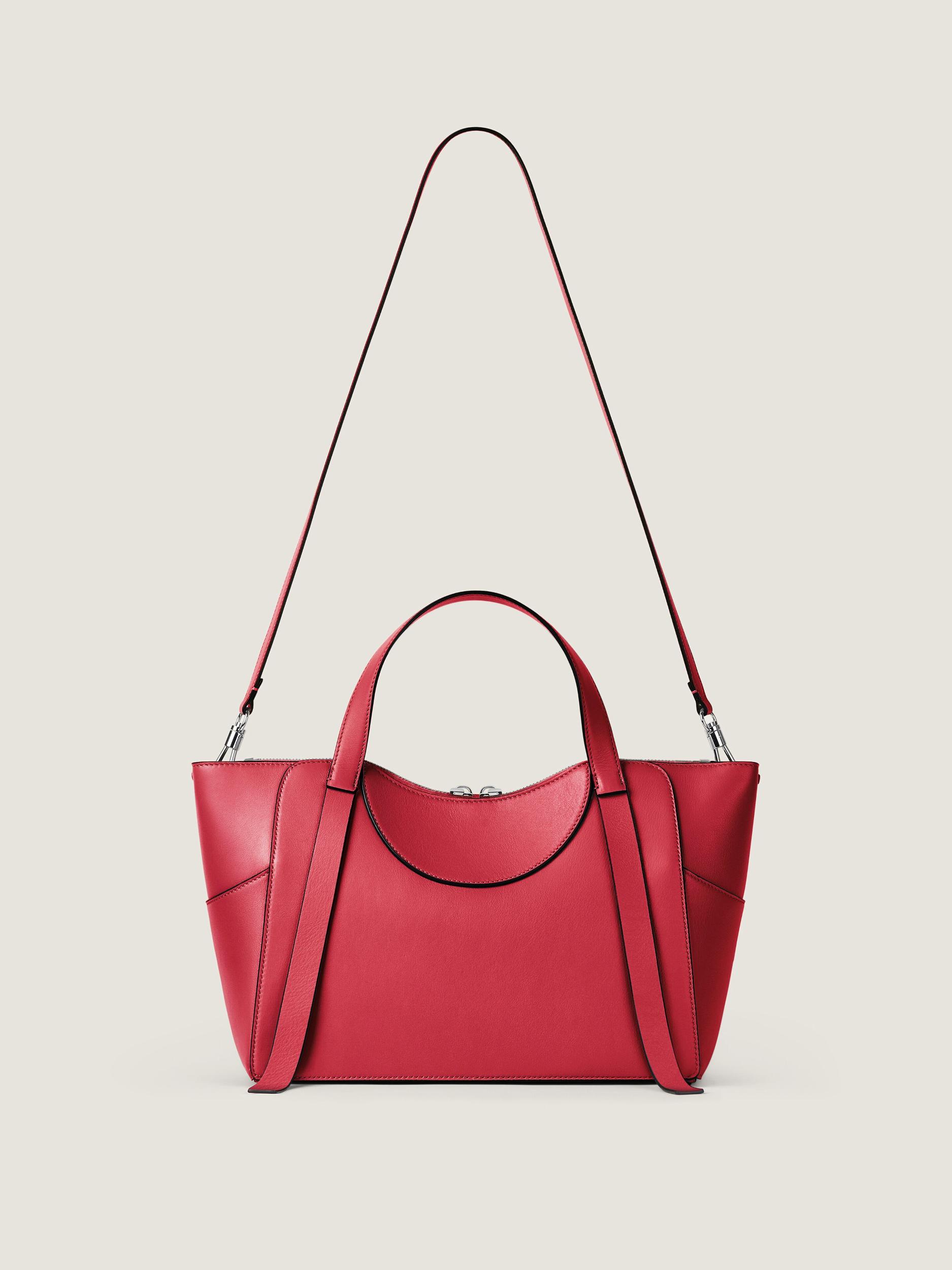Medium The Snatch bag in grained leather Product Image