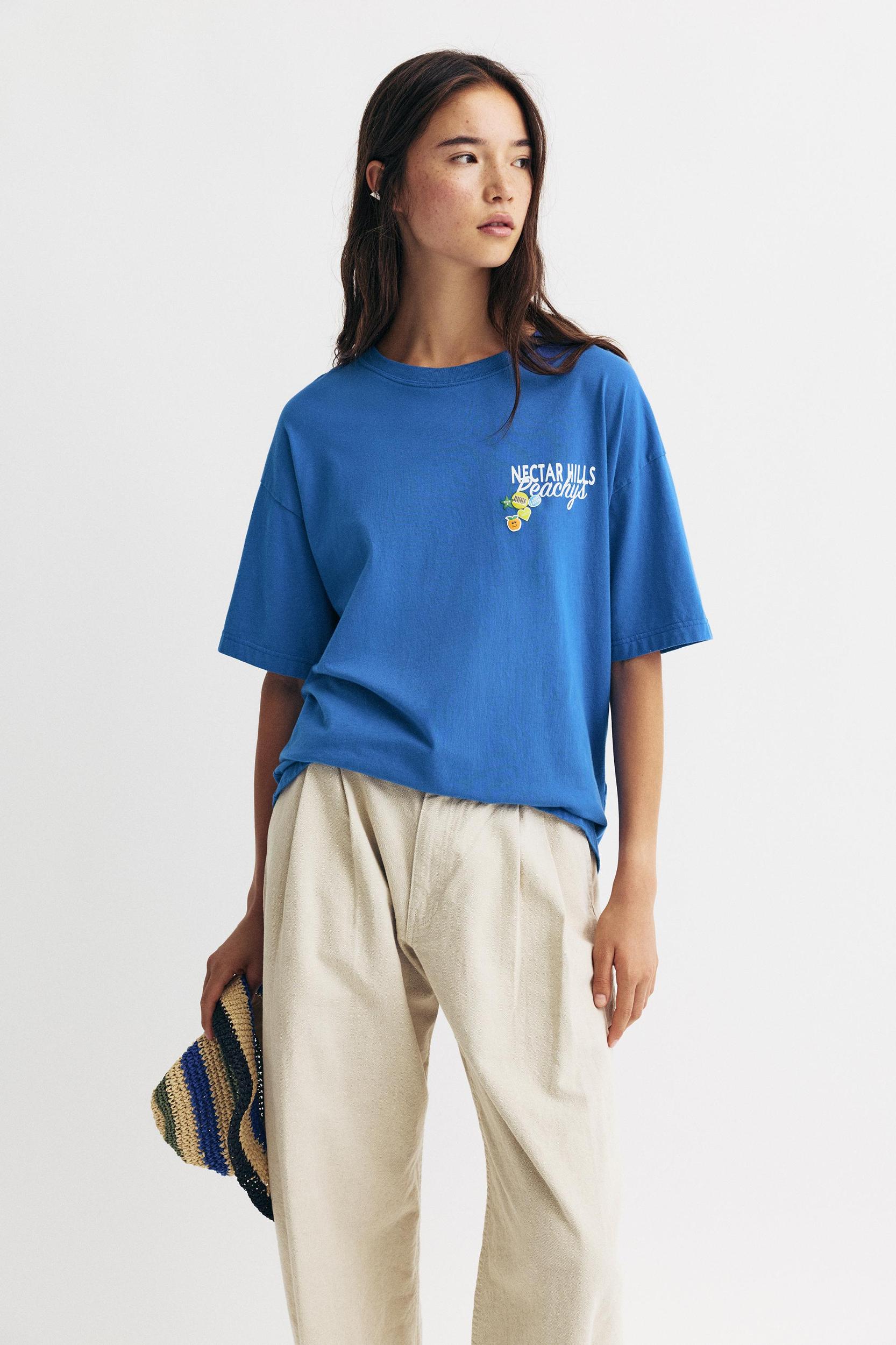 T-shirt with peaches Product Image