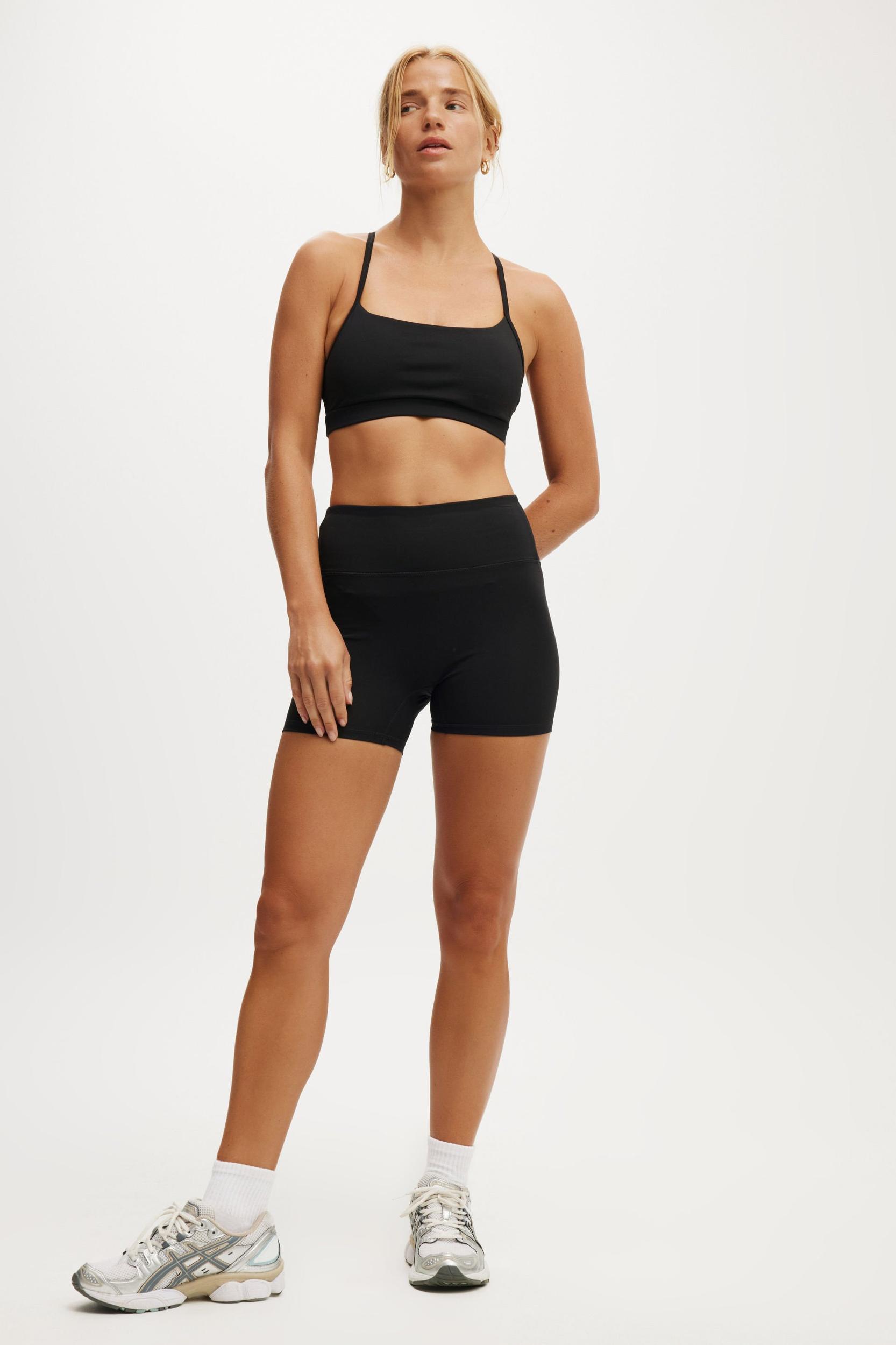 365 Keyhole Crop Product Image