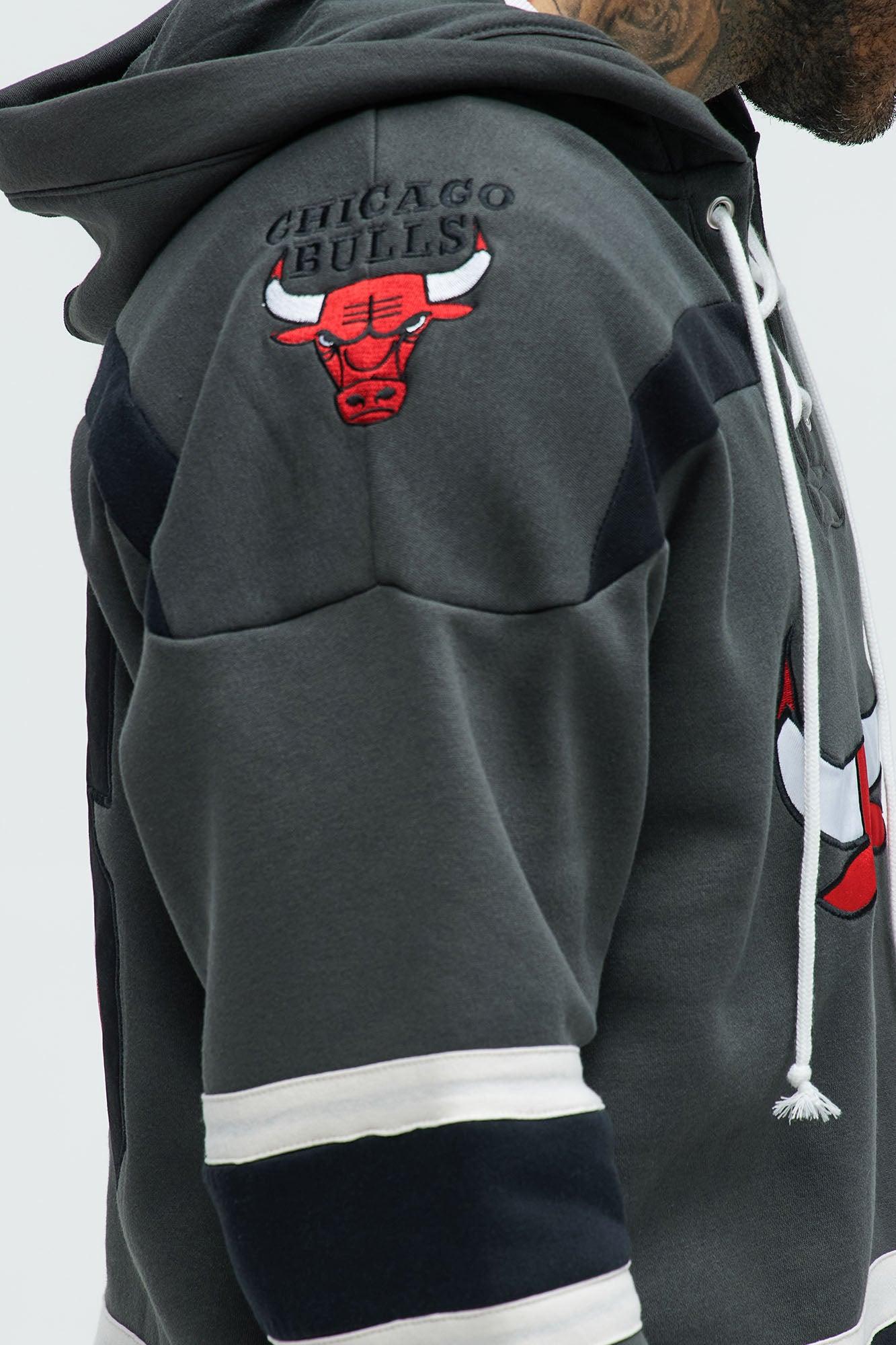 Bulls Body Check Hoodie - Grey Male Product Image