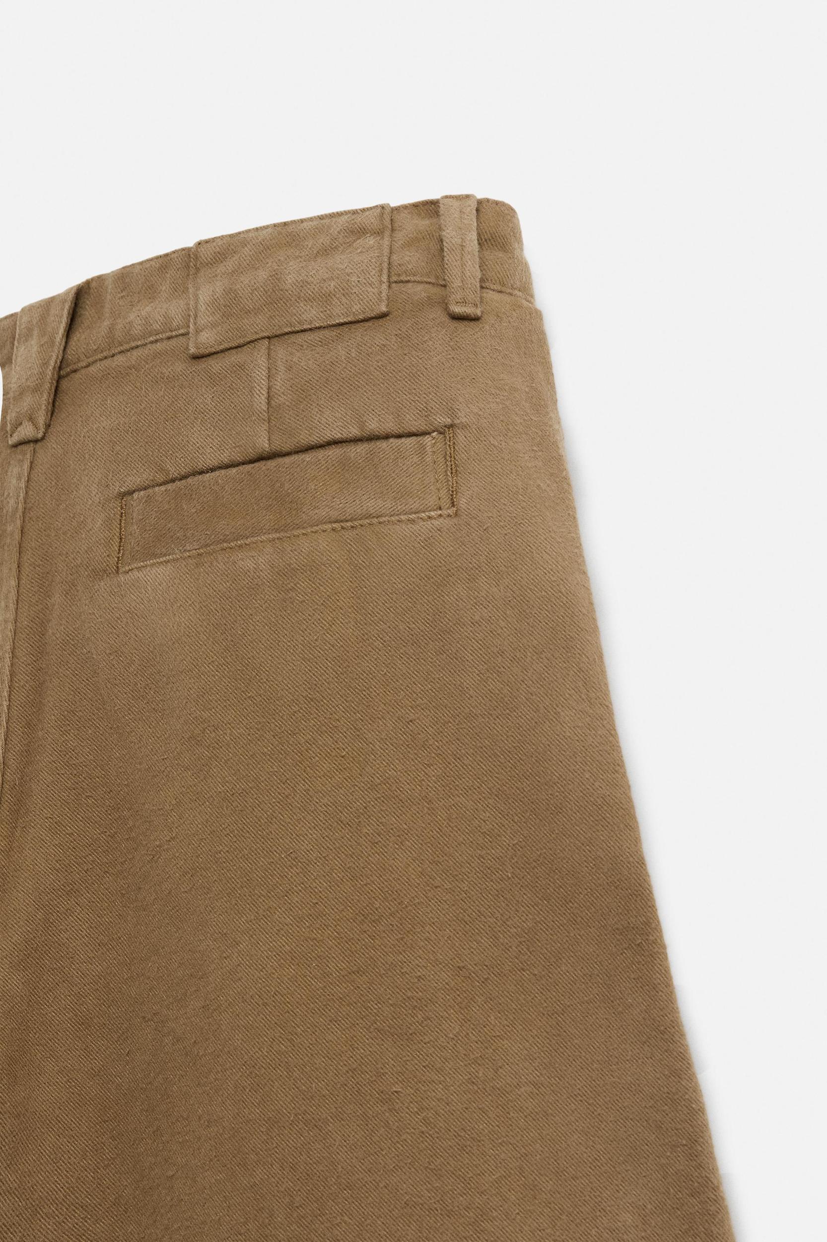 TEXTURED REGULAR FIT SHORTS Product Image