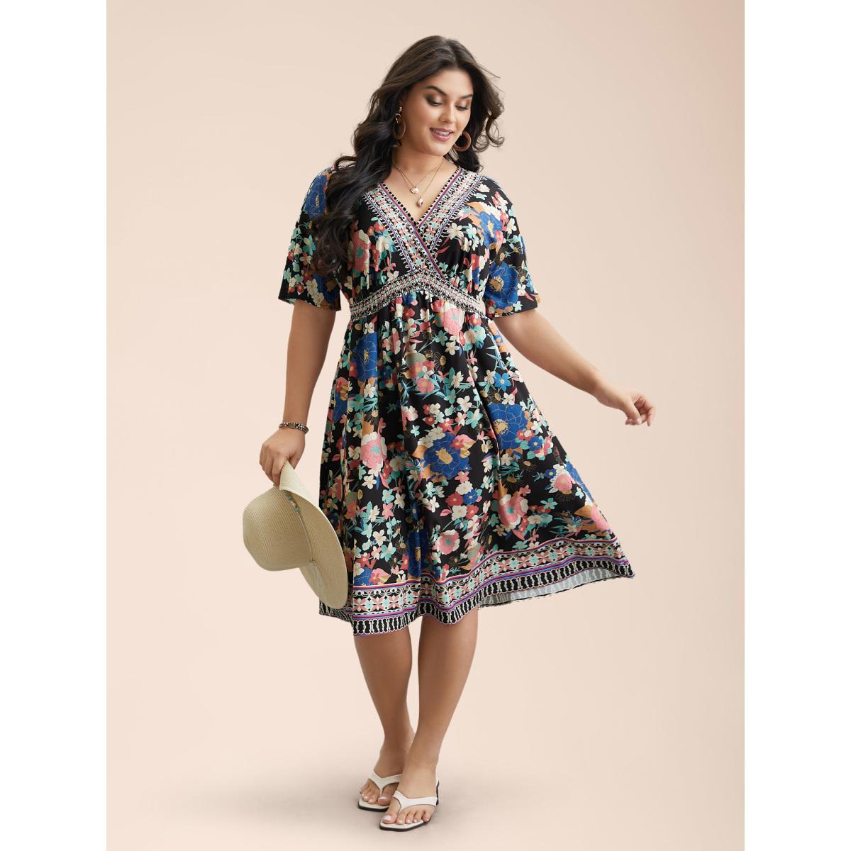 Plus Size Boho Print Shirred V-Neck Flared Midi Dress Black Women Boho Shirred V-neck Elbow-length sleeve Curvy BloomChic 28/5X Product Image