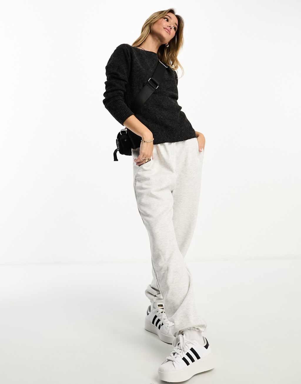 Vero Moda round neck knitted sweater melange Product Image