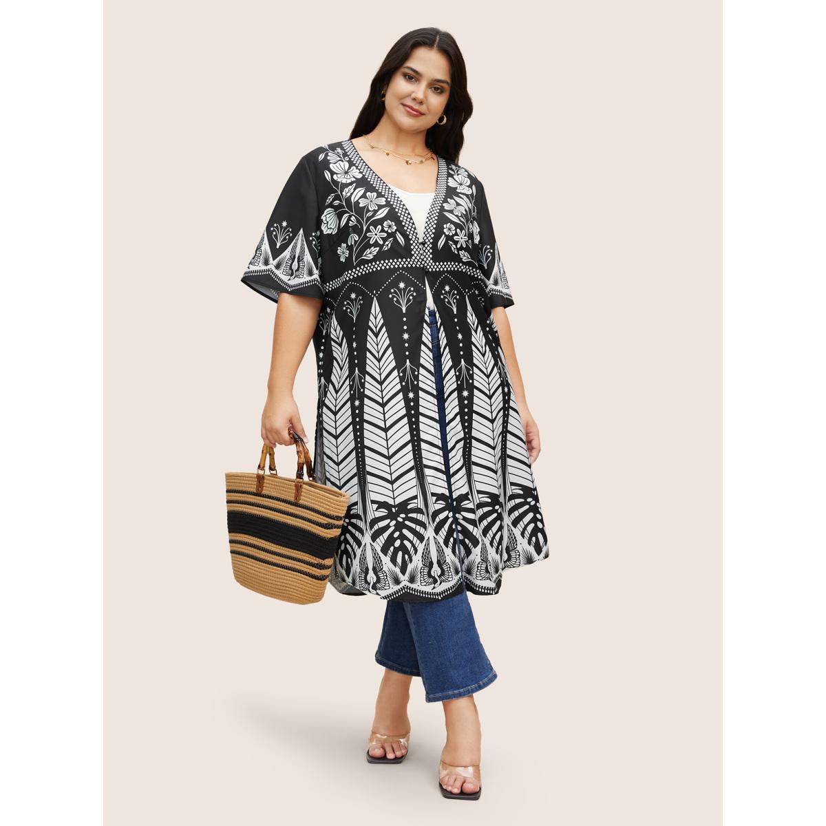 Plus Size Boho Print Button Up Split Hem Kimono Women BlackFlower Resort Button Vacation Kimonos BloomChic 30/6X Product Image