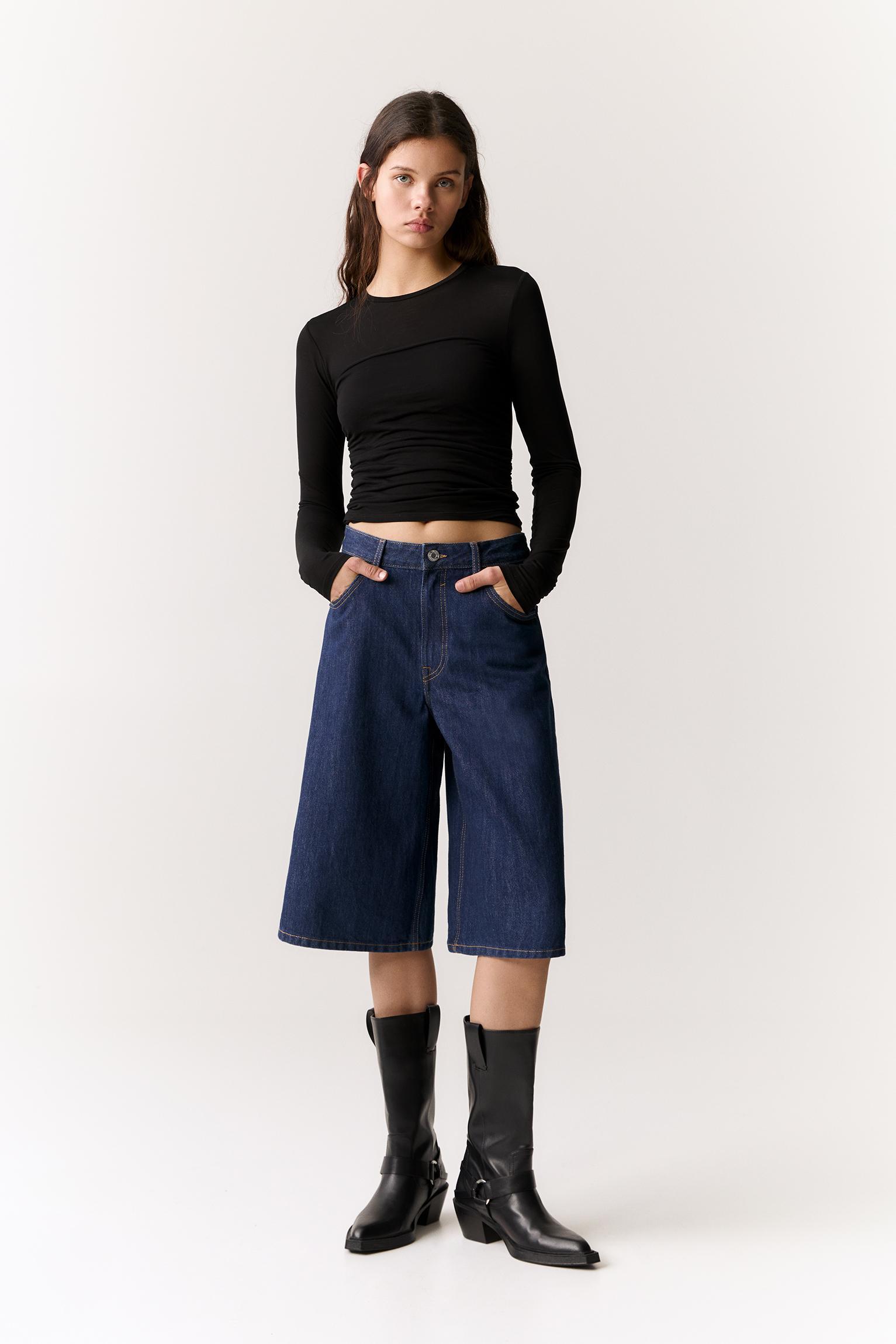 Long sleeve draped T-shirt Product Image