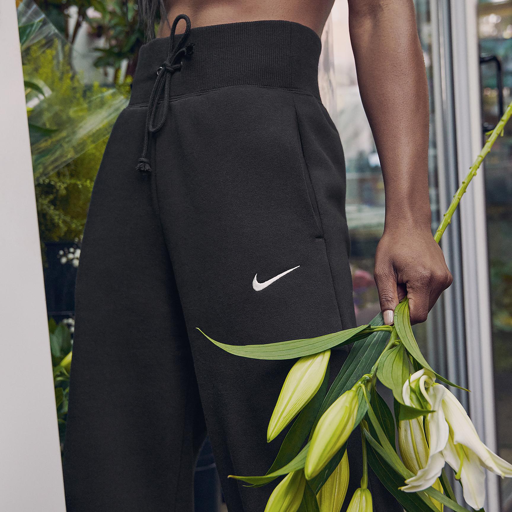 Womens Nike Sportswear Phoenix Fleece High-Waisted Wide-Leg Sweatpants | DQ5615-010 Product Image