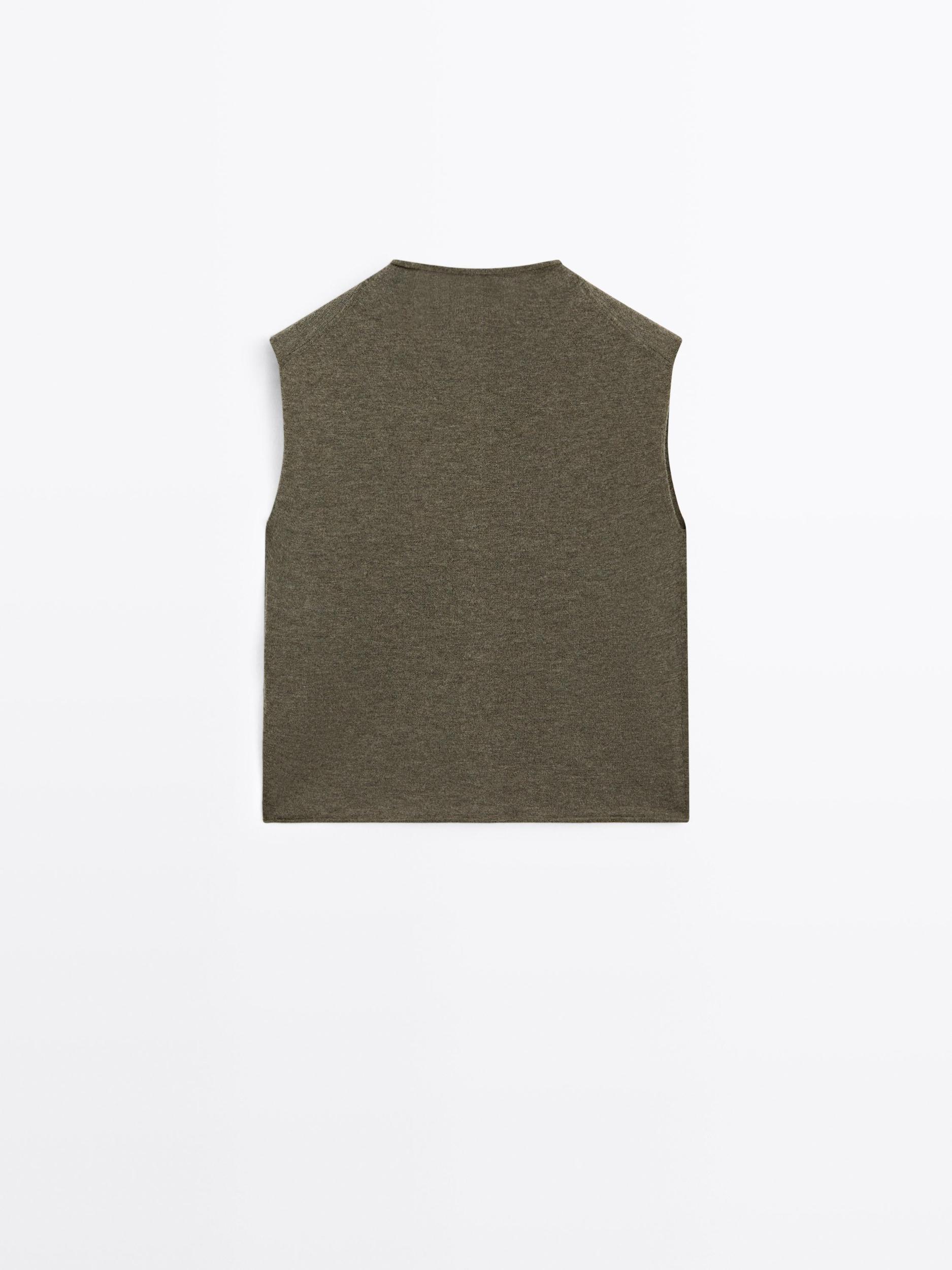 Cropped wool blend knit vest Product Image