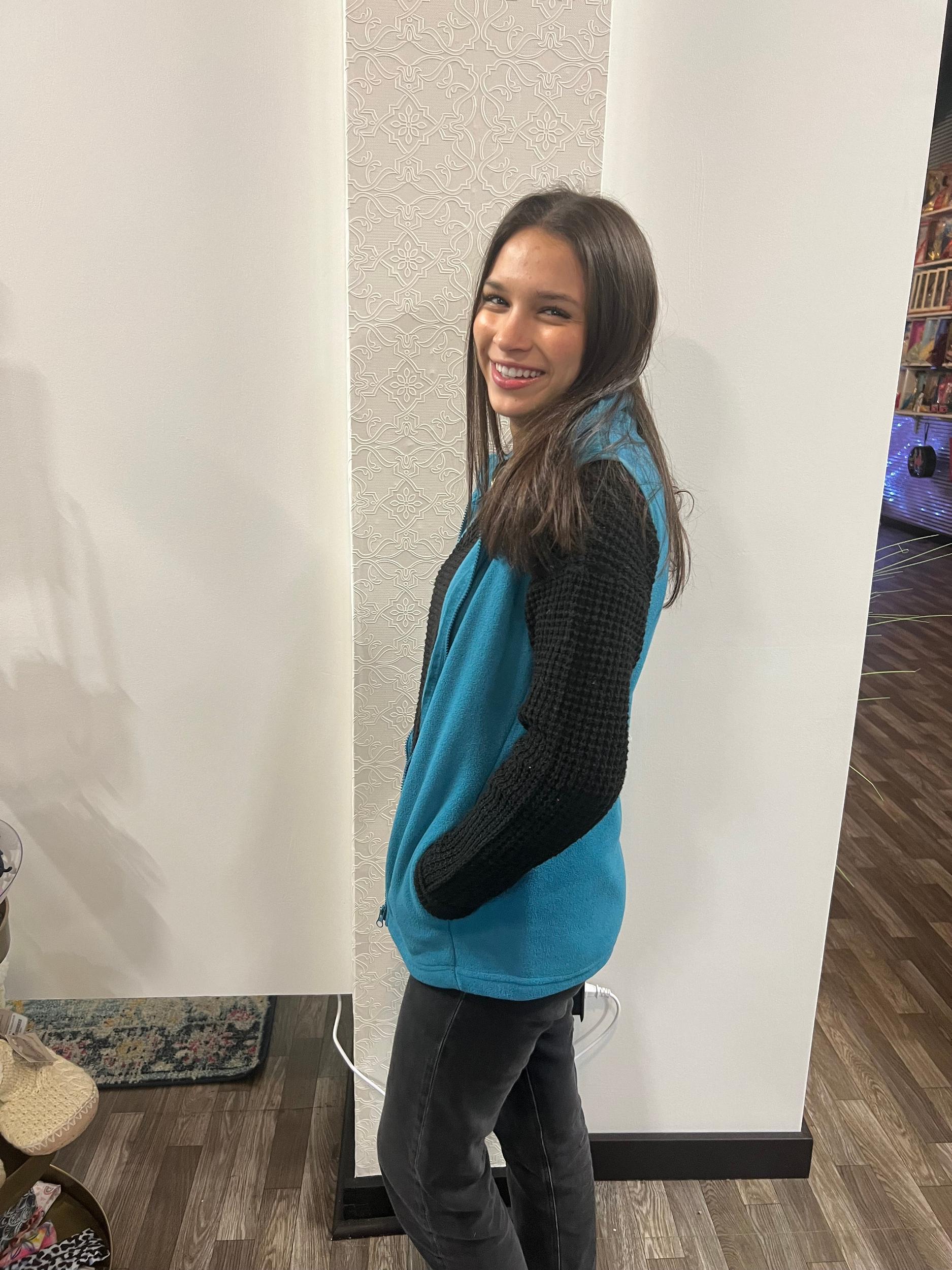 Women's Teal Zip Up Fleece Vest Product Image