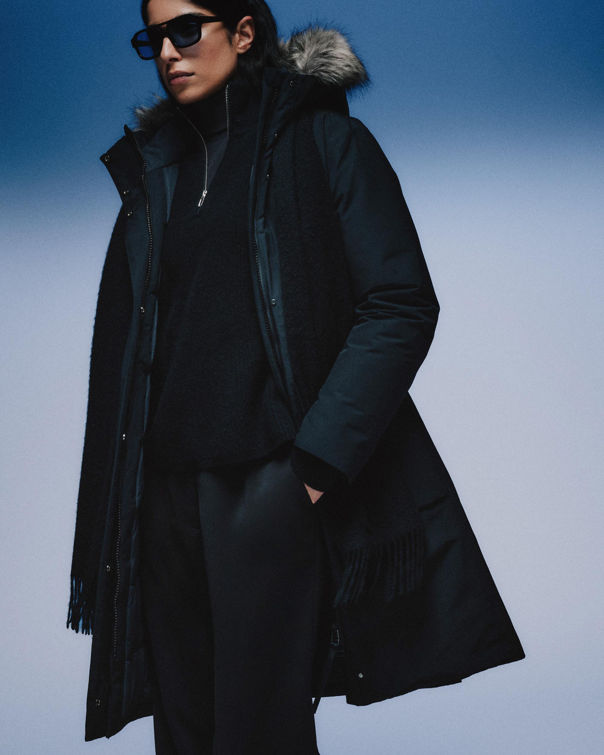 Quince | Women's Responsible Down Hooded Long Parka Size XL, Recycled Polyester Product Image