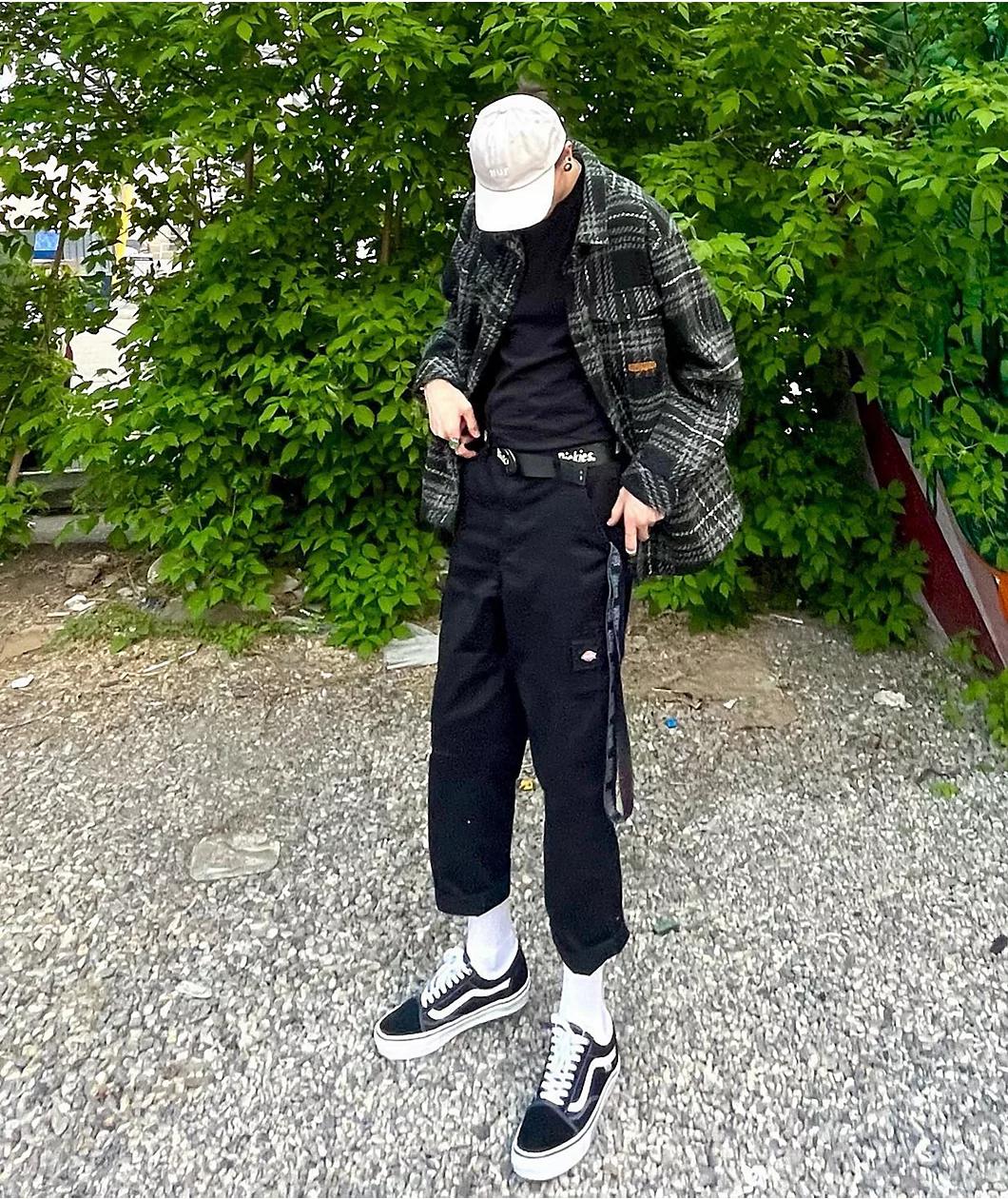 Vans Old Skool Black & White Skate Shoes Product Image