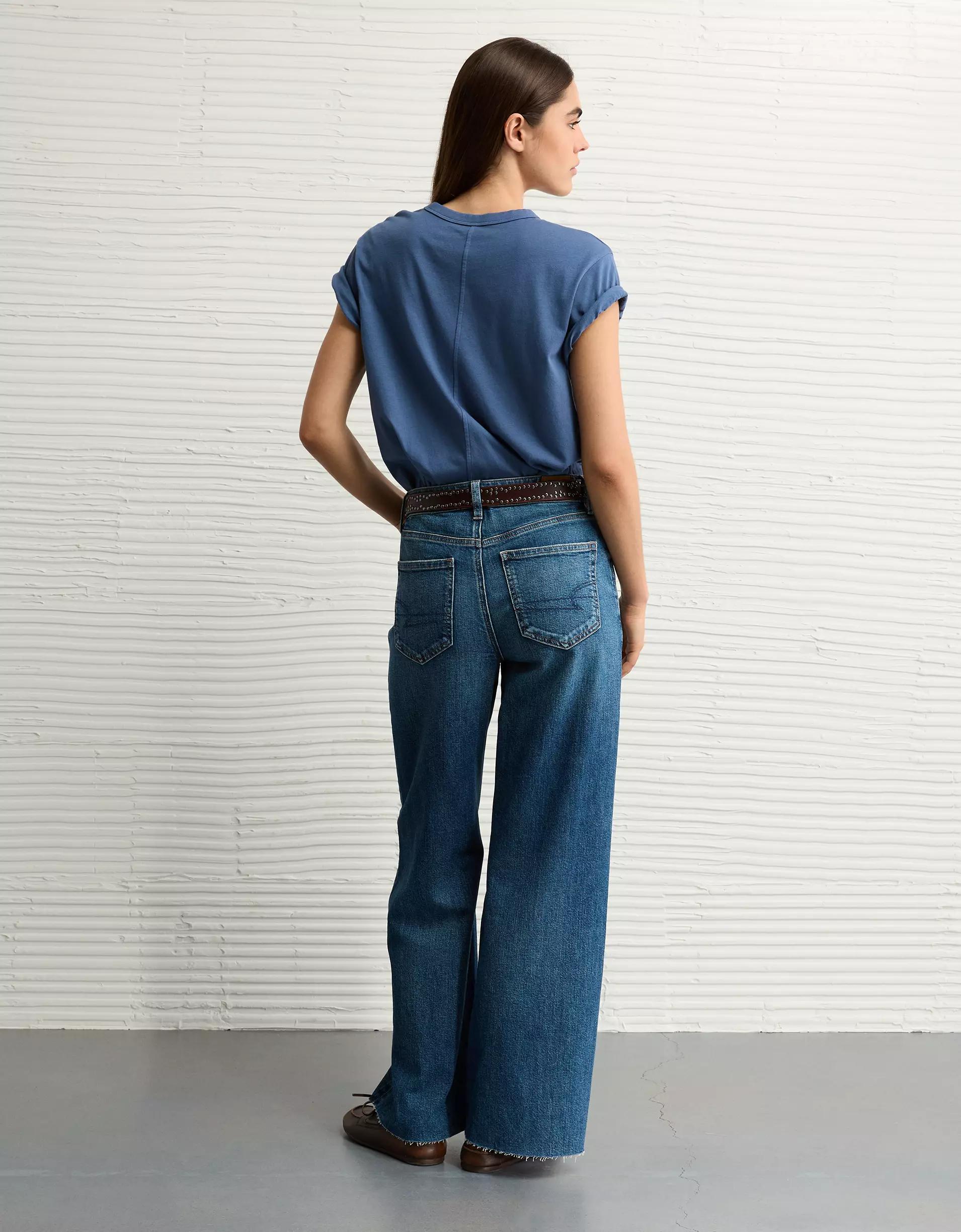 AE x The Summer I Turned Pretty Graphic T-Shirt Product Image