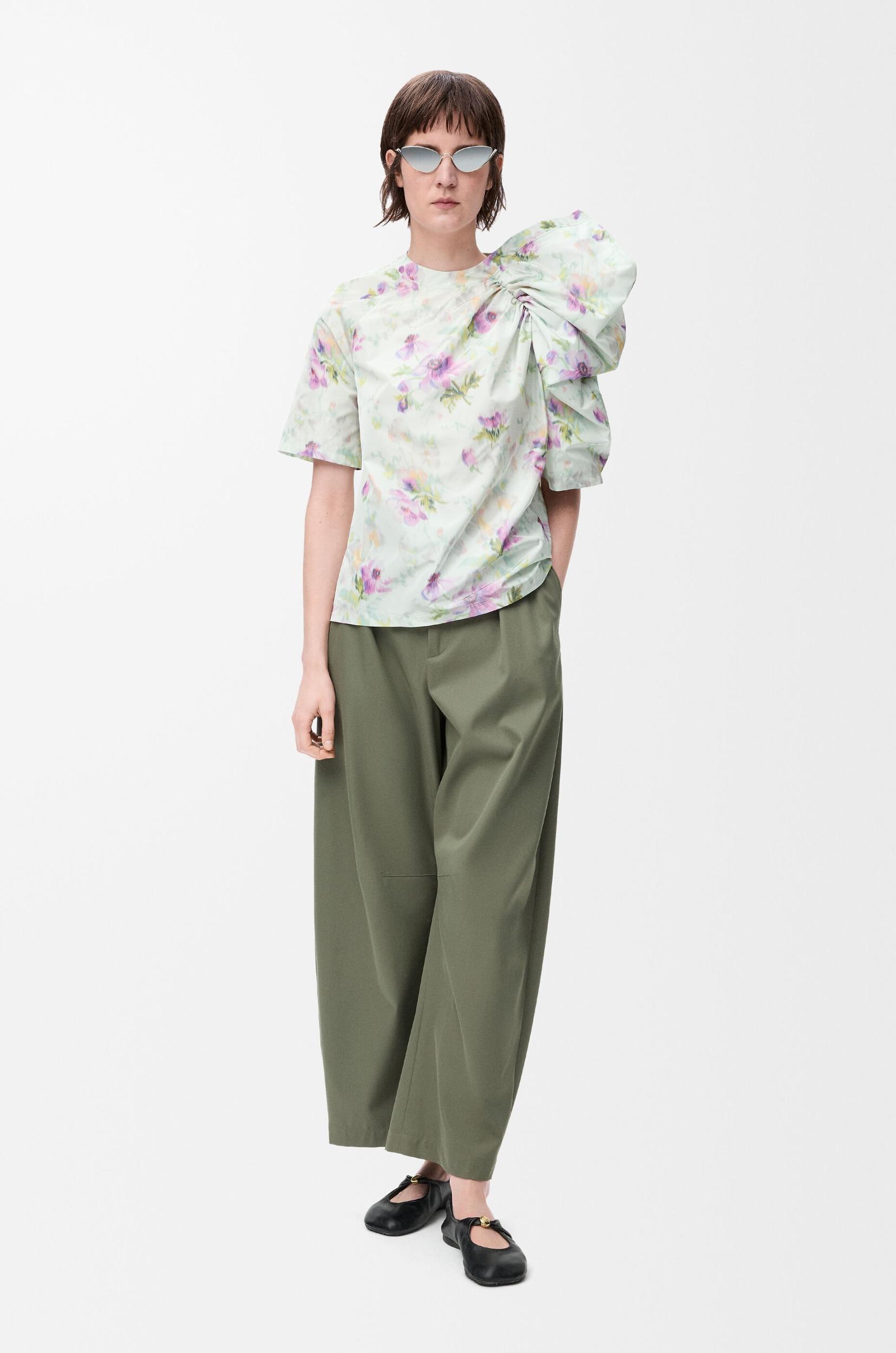Barrel trousers in cotton and silk Product Image