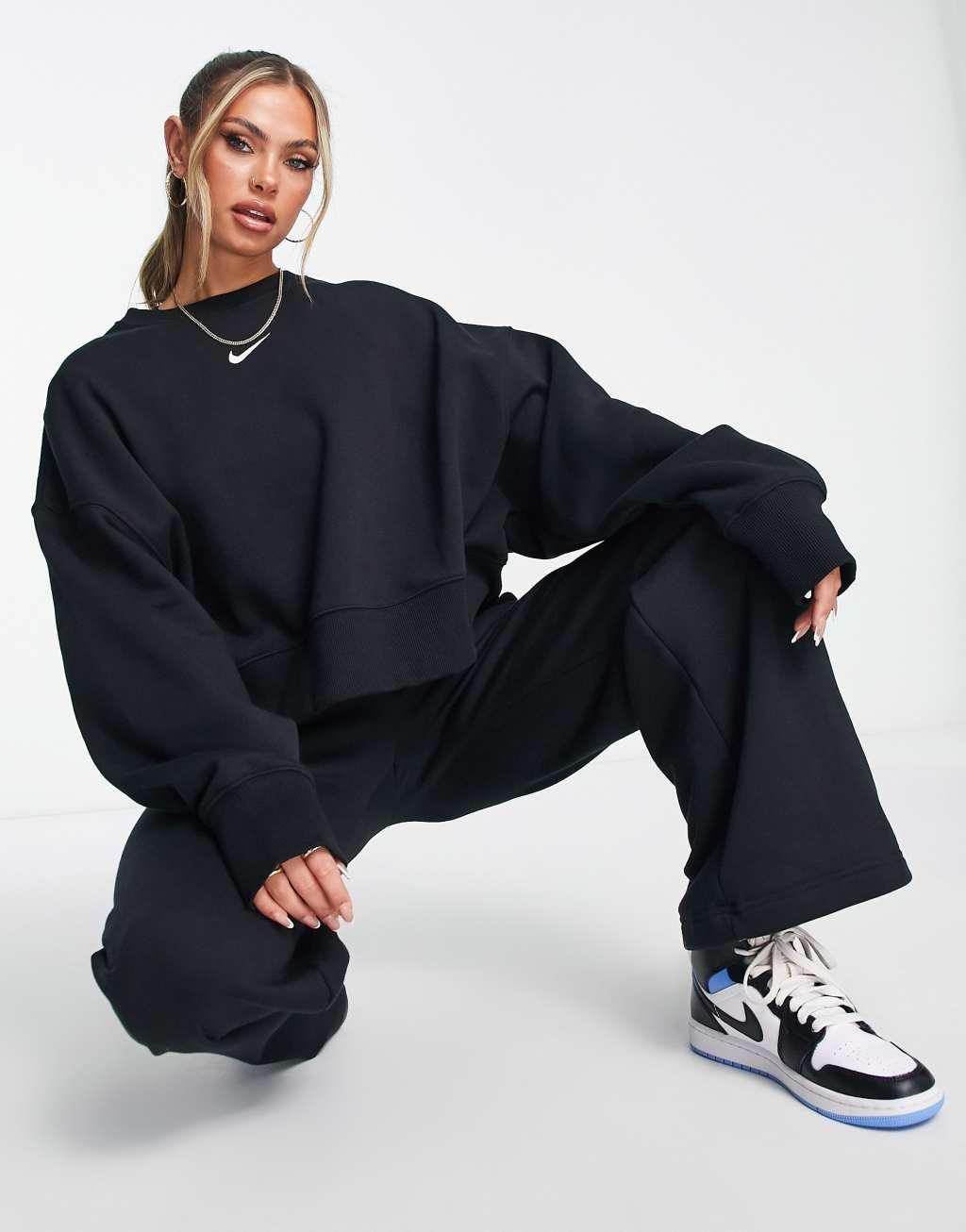 Womens Nike Sportswear Phoenix Fleece Over-Oversized Crew-Neck Sweatshirt | DQ5761-010 Product Image