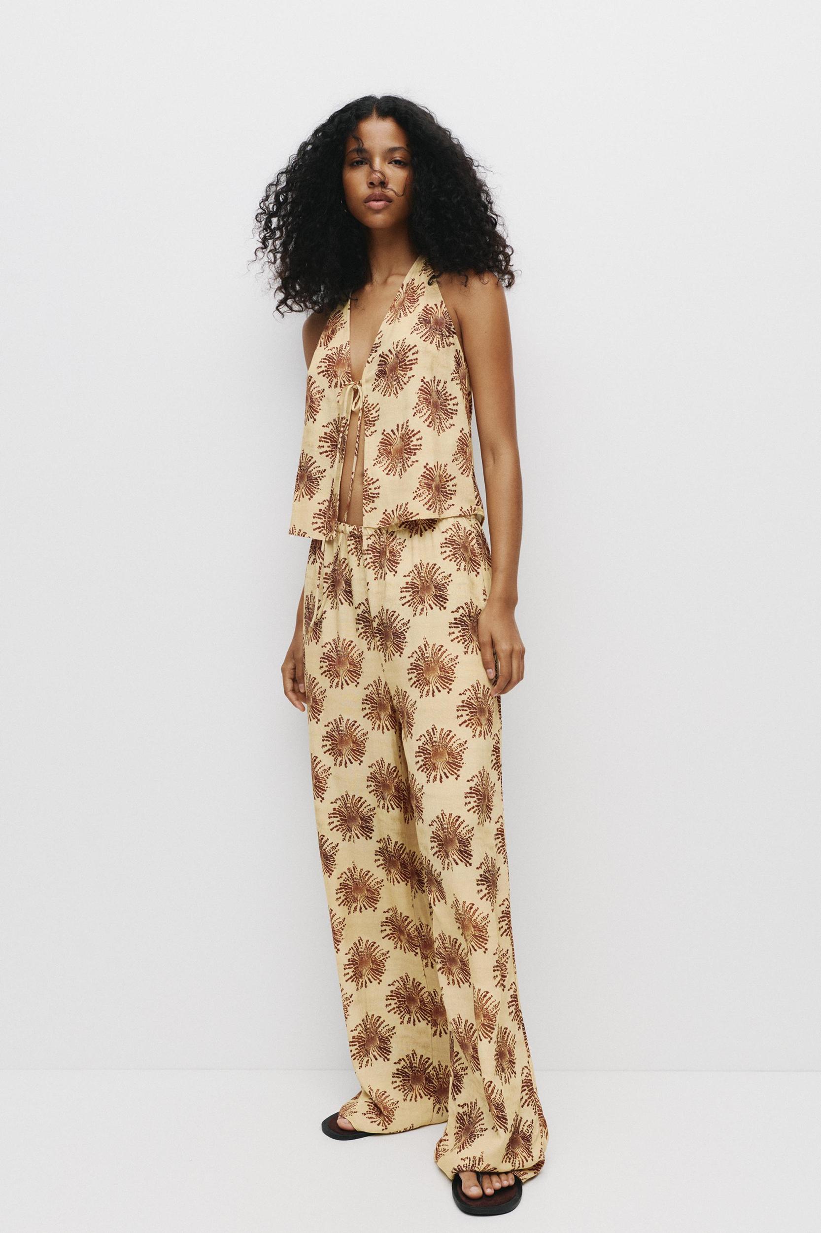 Printed halter top Product Image