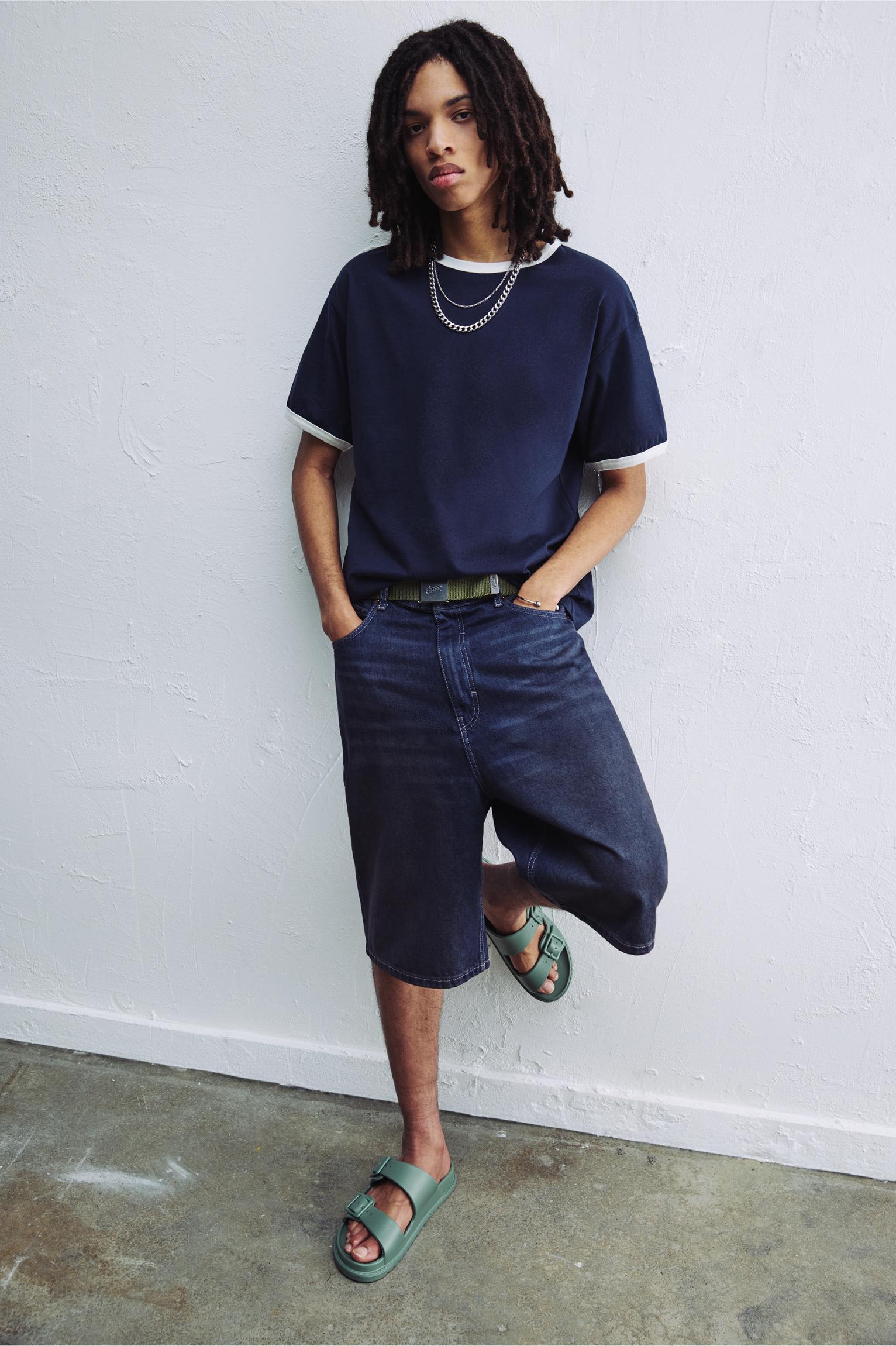 T-shirt with contrast ribbed trims Product Image