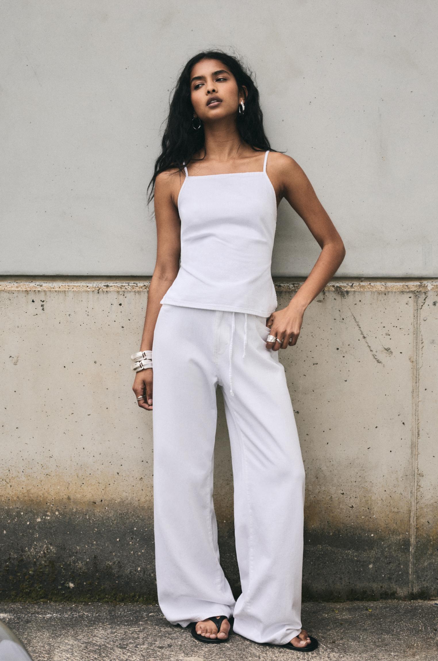 Baggy jeans with drawstring Product Image