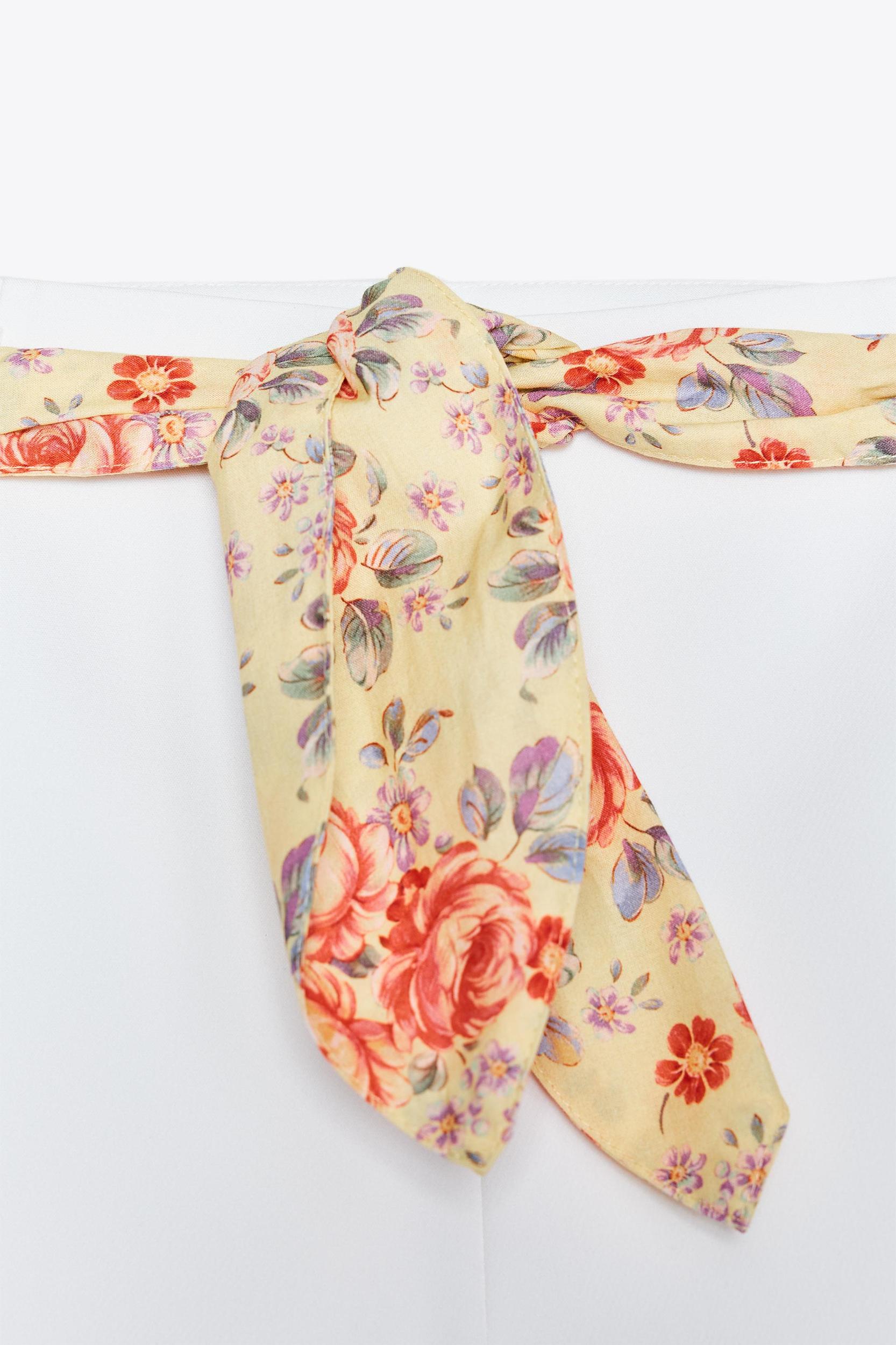 HIGH-WAISTED SCARF SHORTS Product Image