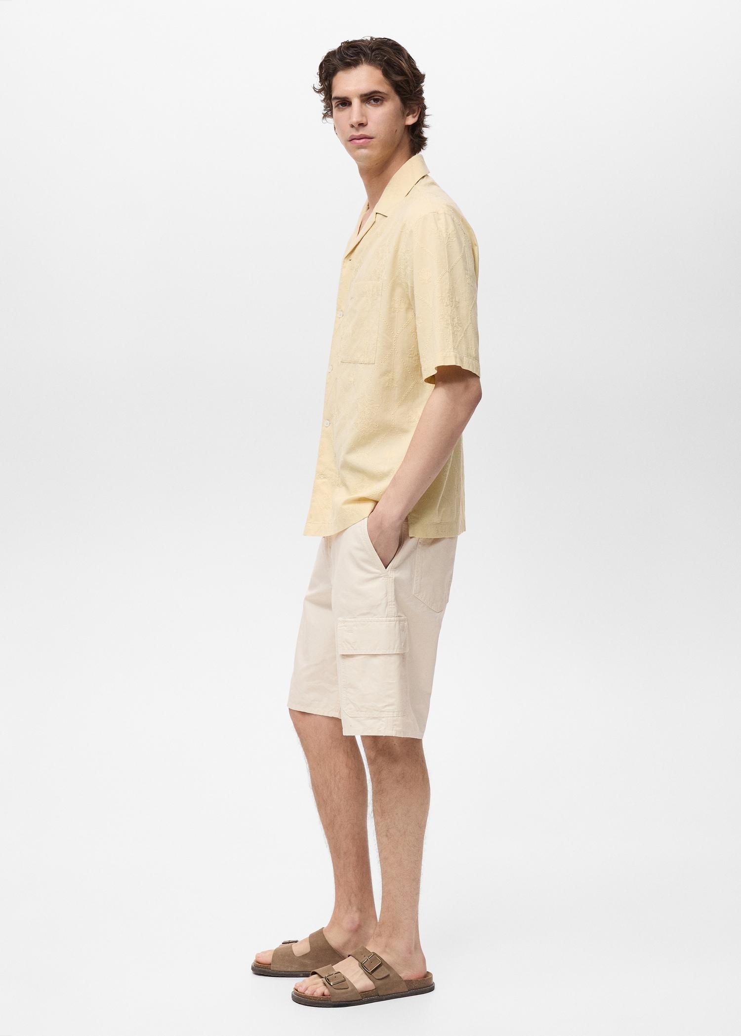 Cargo Bermuda shorts - Men | MANGO USA Product Image