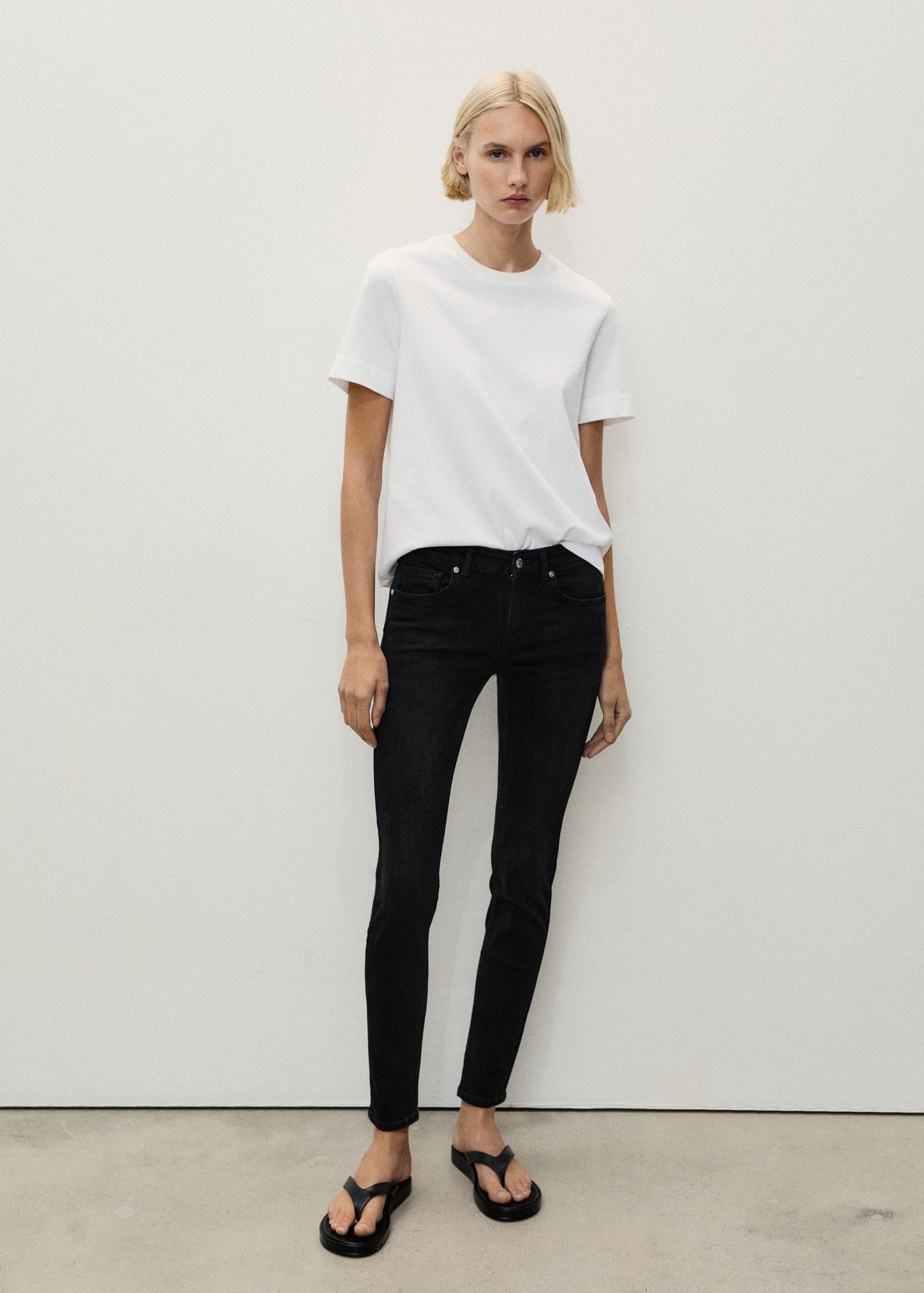 Push-up low-rise skinny jeans - Women | MANGO USA Product Image