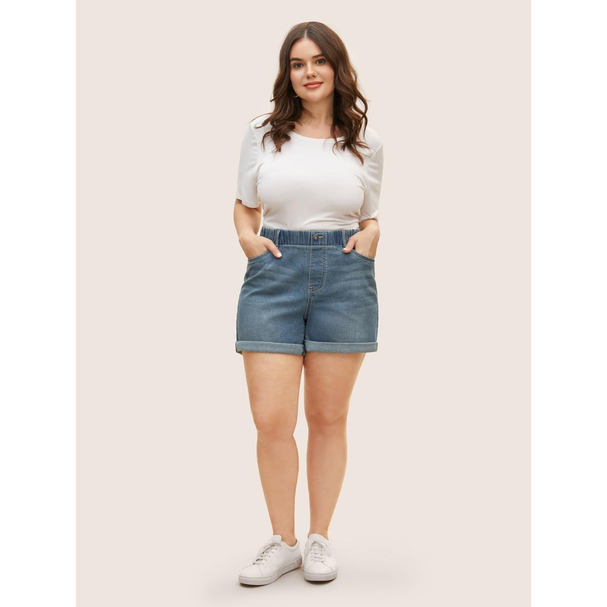 Plus Size Light Wash Button Up Roll Hem Denim Shorts Women Denimblue Roll Hem High stretch Everyday Slanted pocket Casual Denim Shorts BloomChic 16/1X Product Image