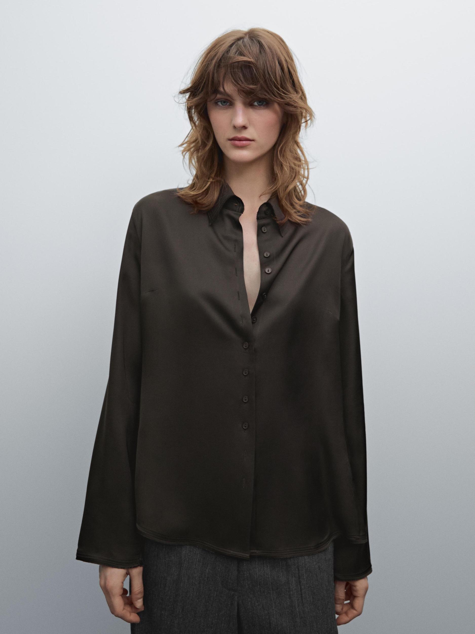 Flowing satin shirt with small buttons Product Image