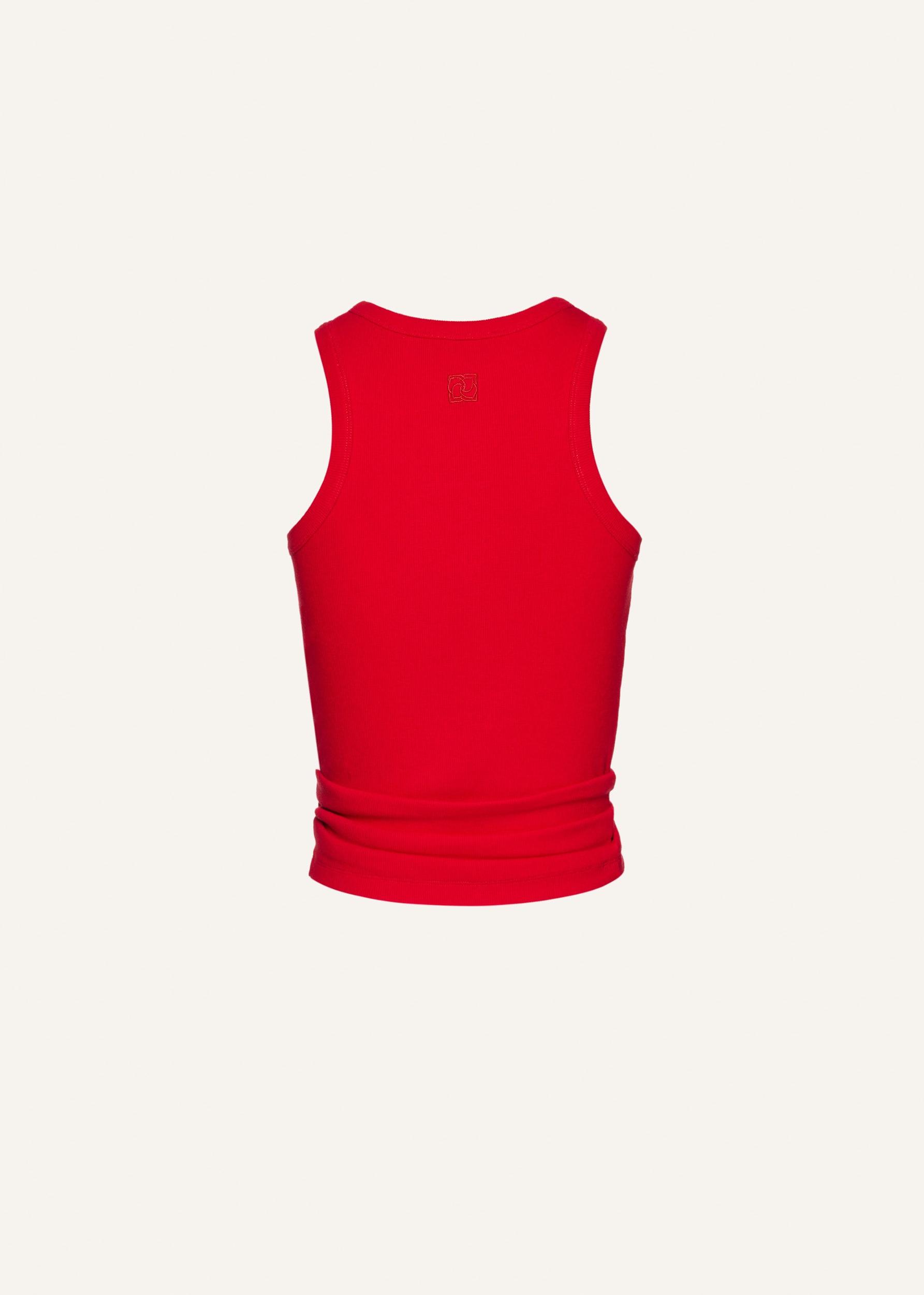 Knotted ribbed tank top in red Product Image