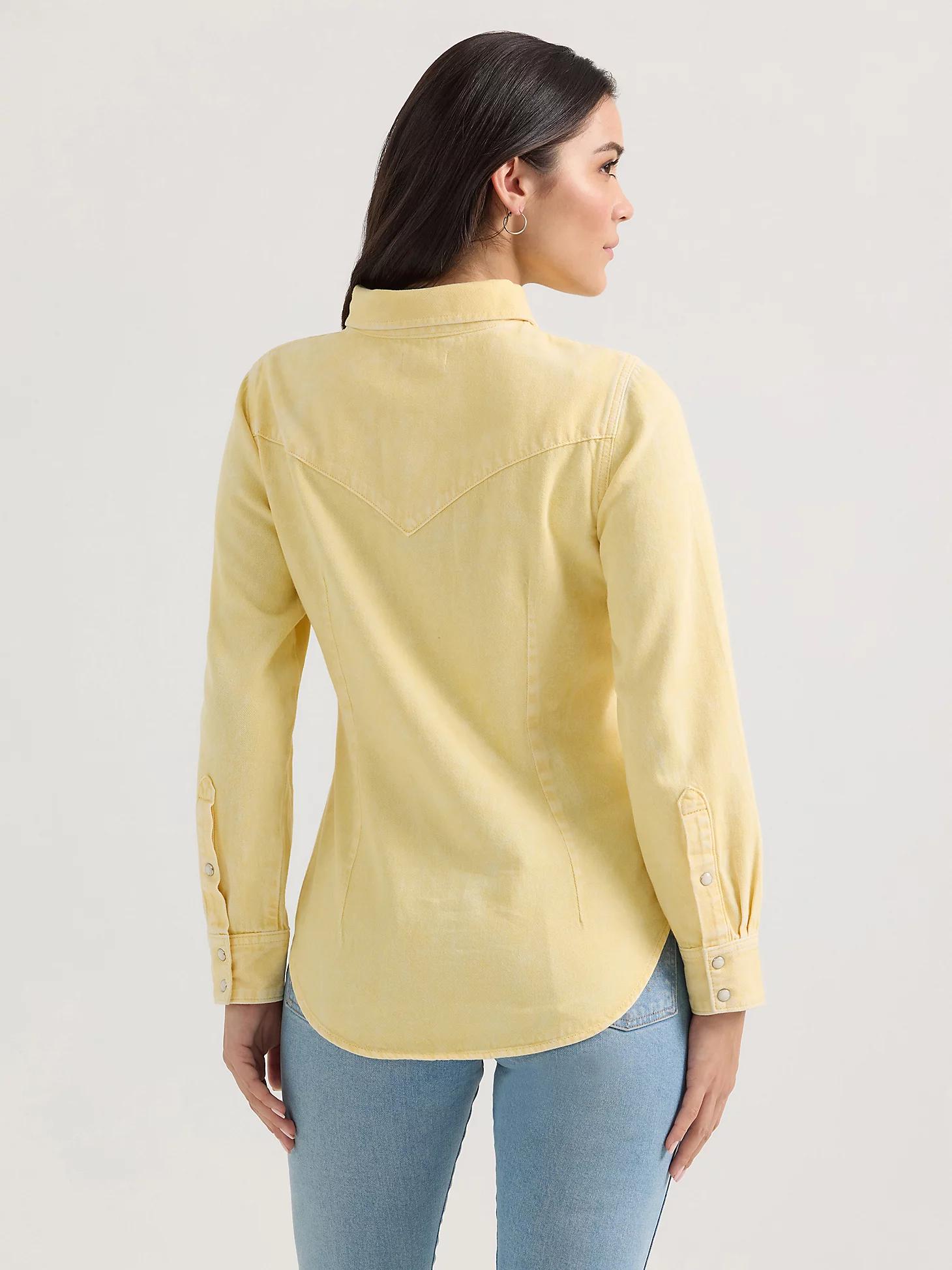 Women's Wrangler Colorwash Slim Western Snap Shirt Product Image