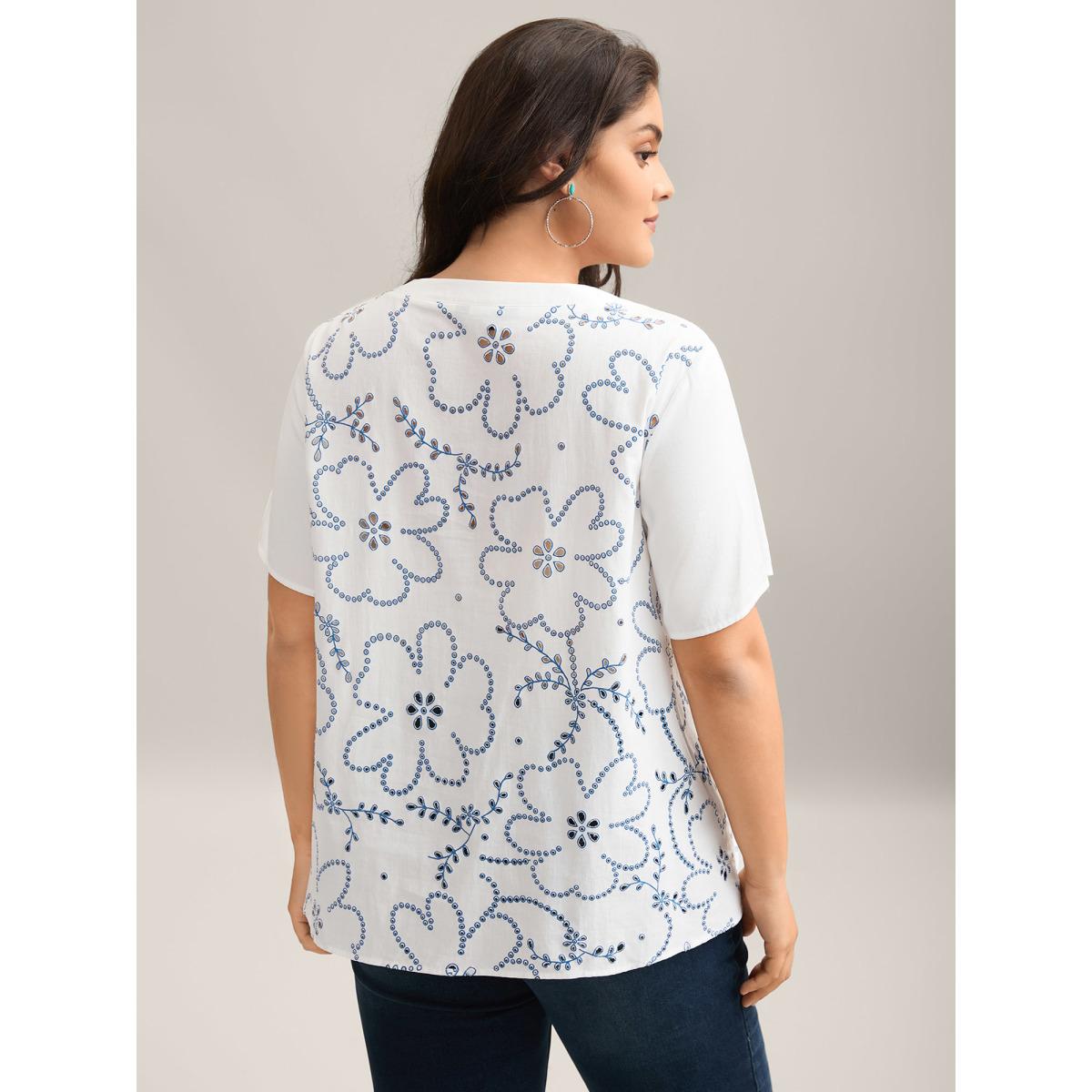 Plus Size WhiteSmoke Large Floral Print Split Neck Blouse Women Short sleeve Flat collar with V-notch Vacation Blouses BloomChic 18-20/2X Product Image