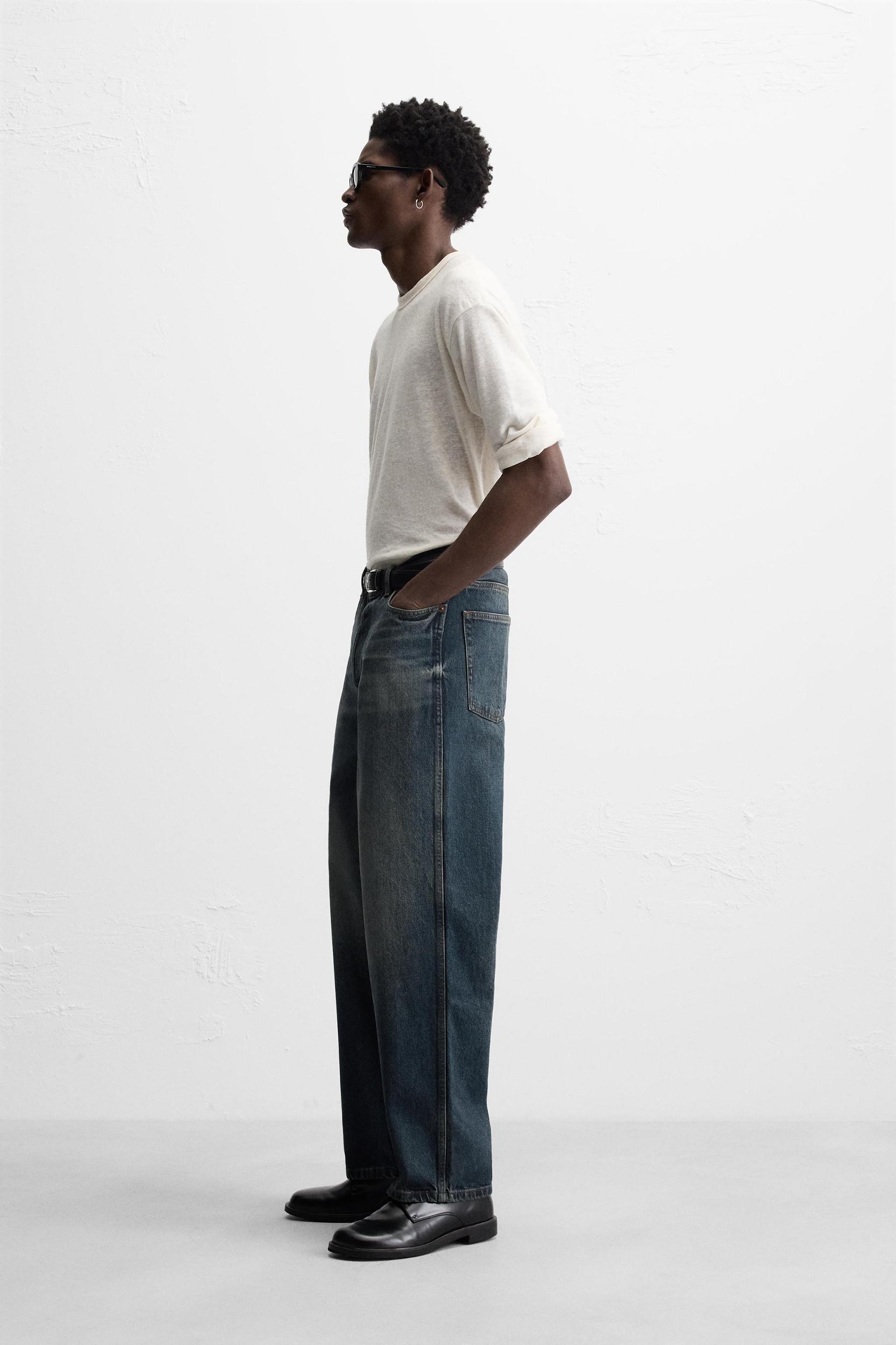 STRAIGHT FIT RELAXED JEANS Product Image