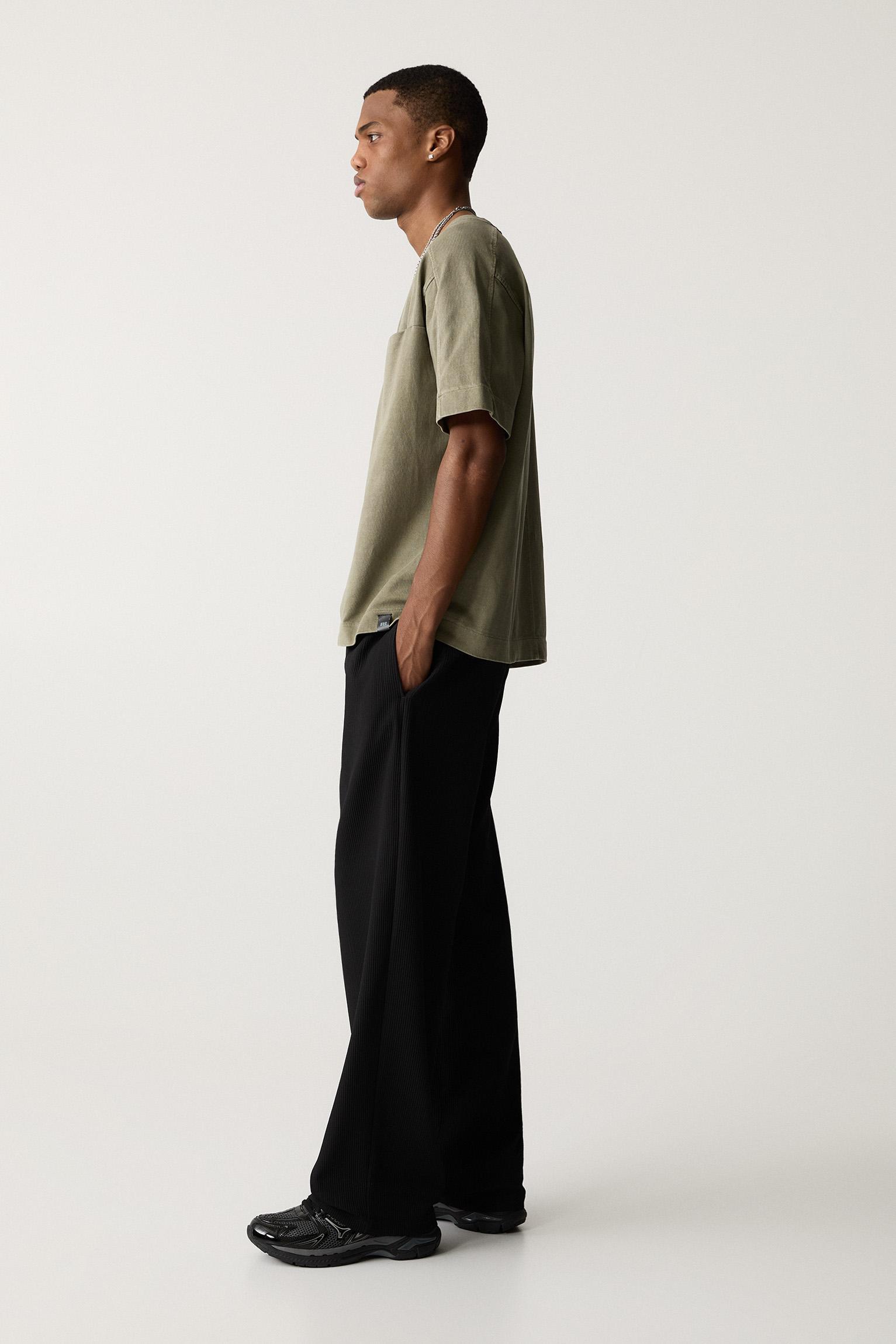 Pleated sweatpants Product Image
