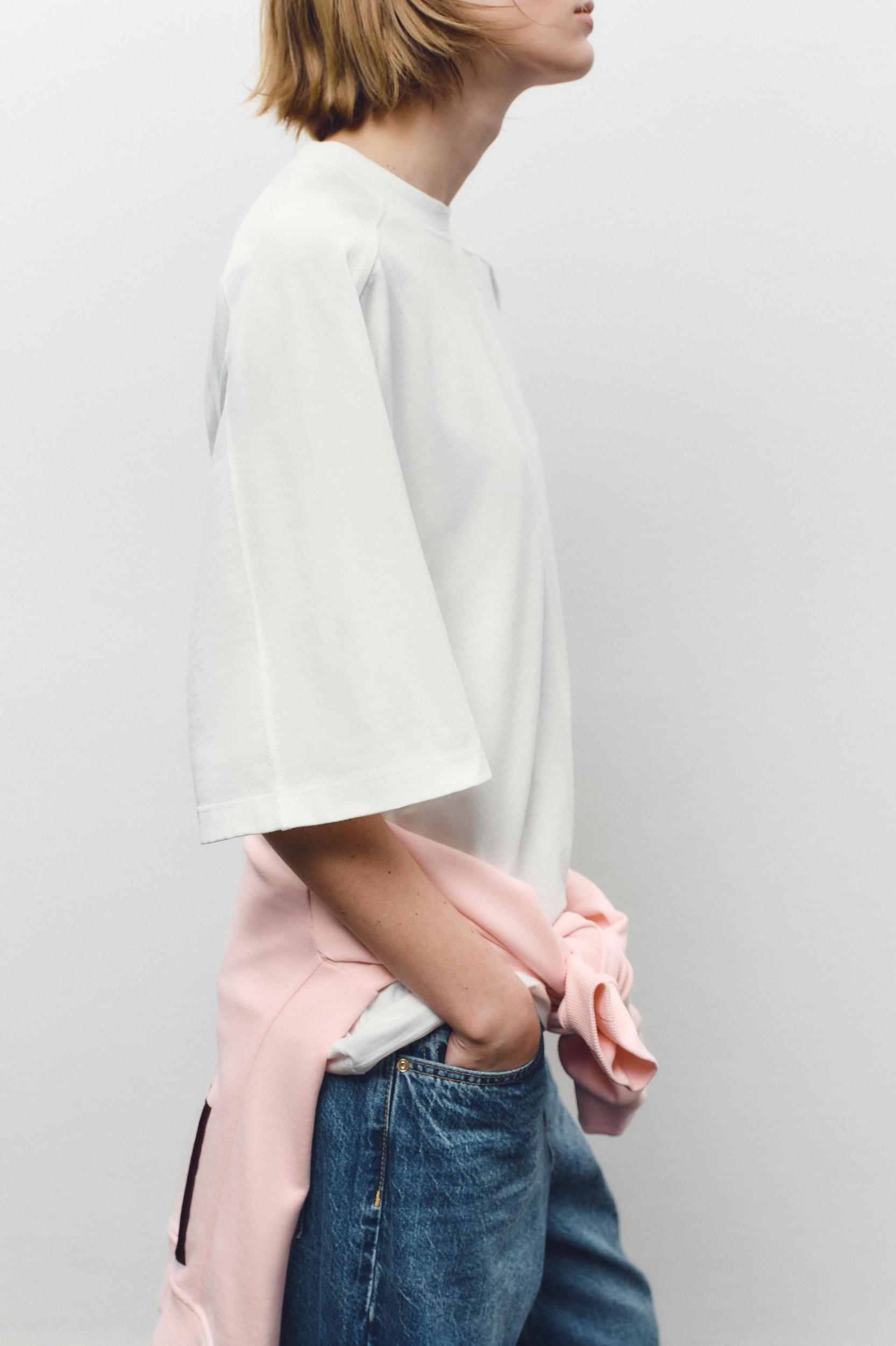 LABEL T-SHIRT Product Image