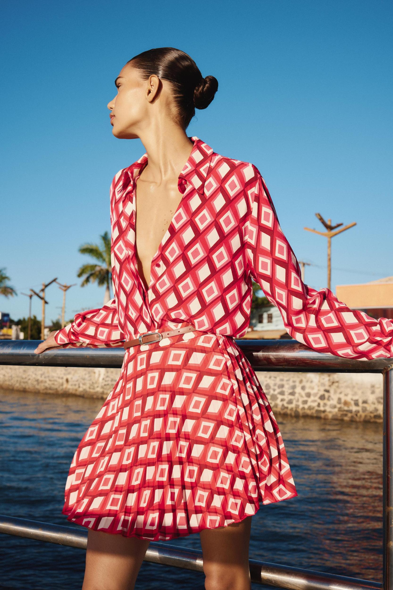 GEOMETRIC PRINT MINI SKIRT WITH BELT Product Image