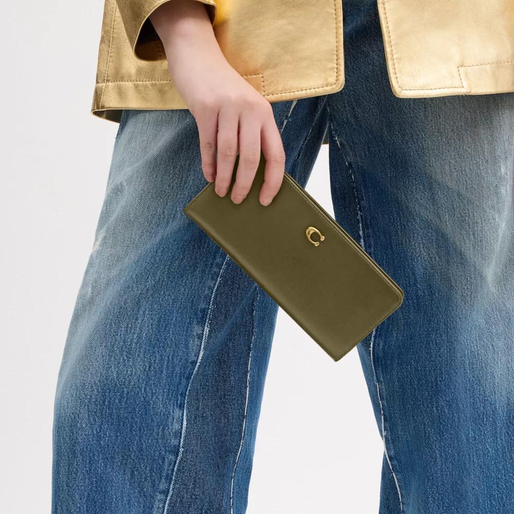 Essential Slim Wallet Product Image