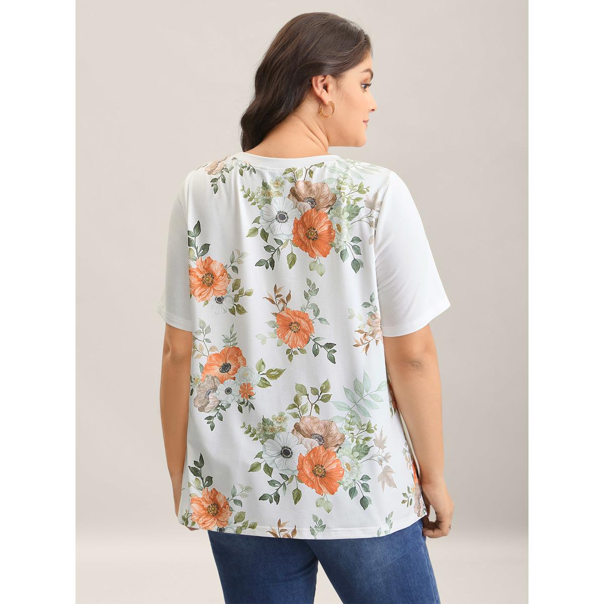 Plus Size Floral Print Spliced Stretchy T-Shirt WhiteSmoke Women Contrast Natural Flowers Round Neck Everyday-Elegant T-shirts BloomChic 12/L Product Image